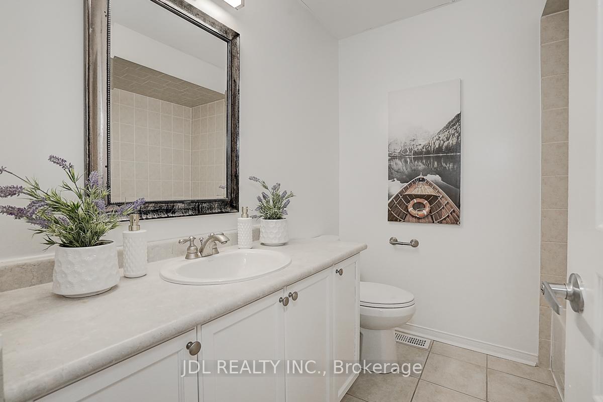 Photo 17 of 125 Goldenwood Crescent, Markham, Greensborough — HOMEH