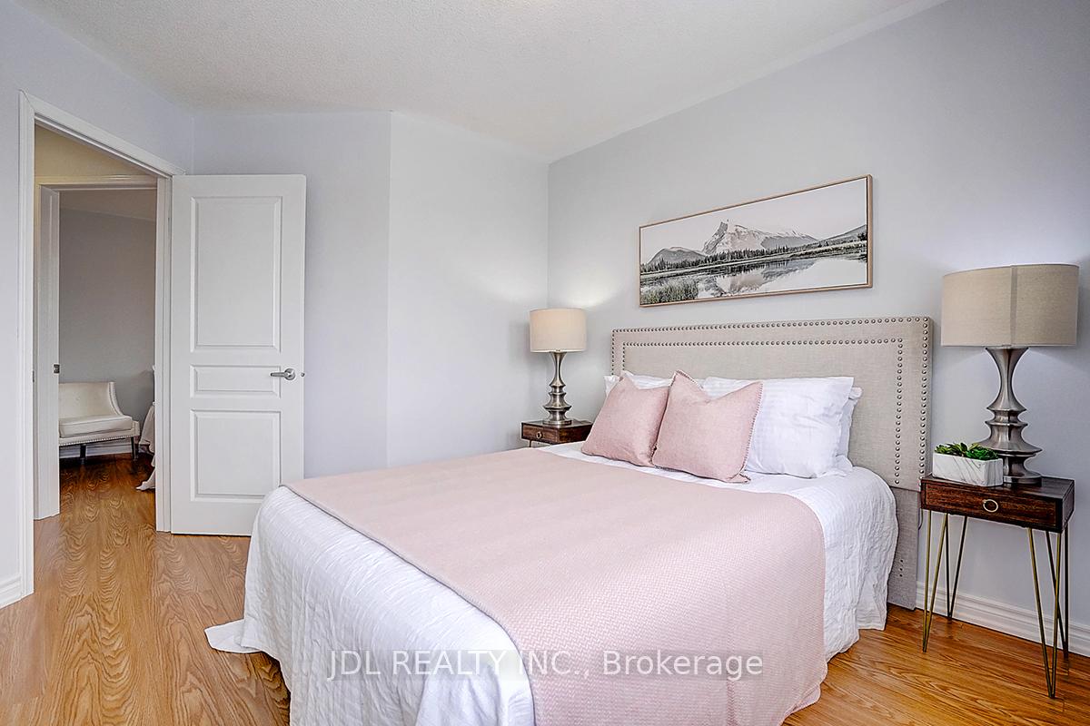 Photo 22 of 125 Goldenwood Crescent, Markham, Greensborough — HOMEH