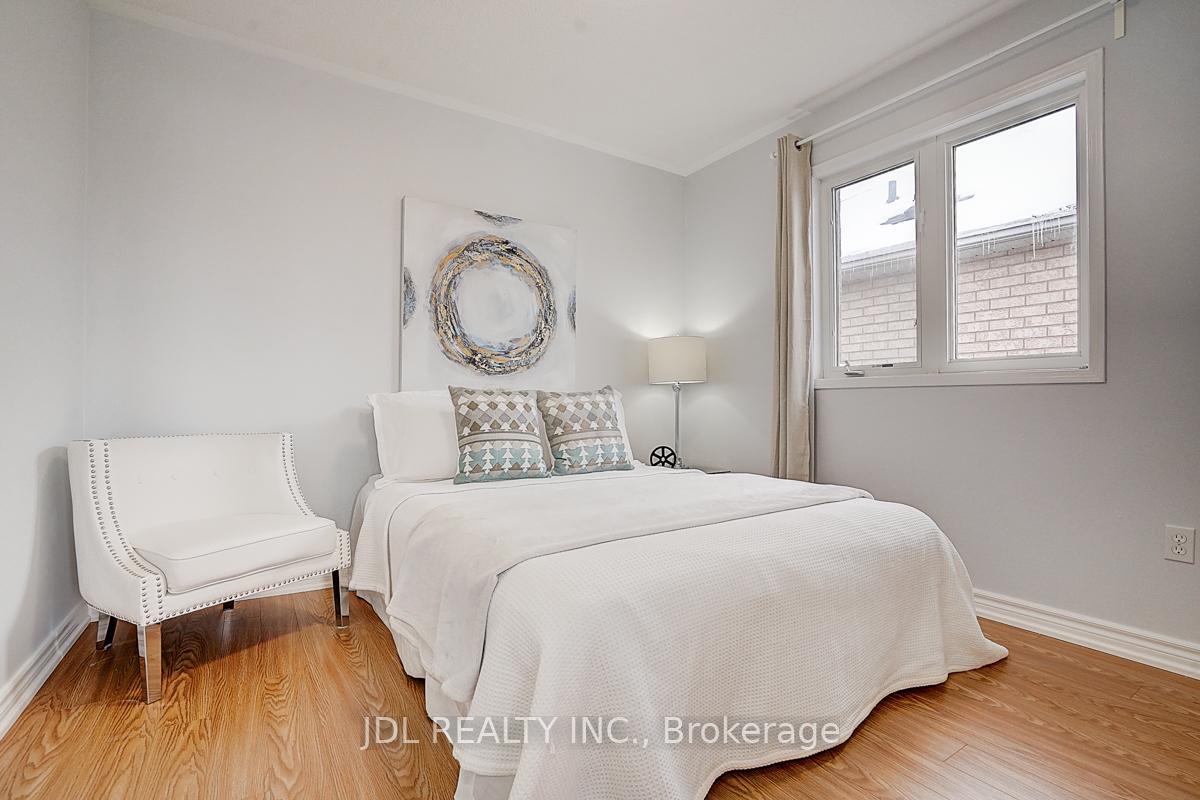 Photo 23 of 125 Goldenwood Crescent, Markham, Greensborough — HOMEH