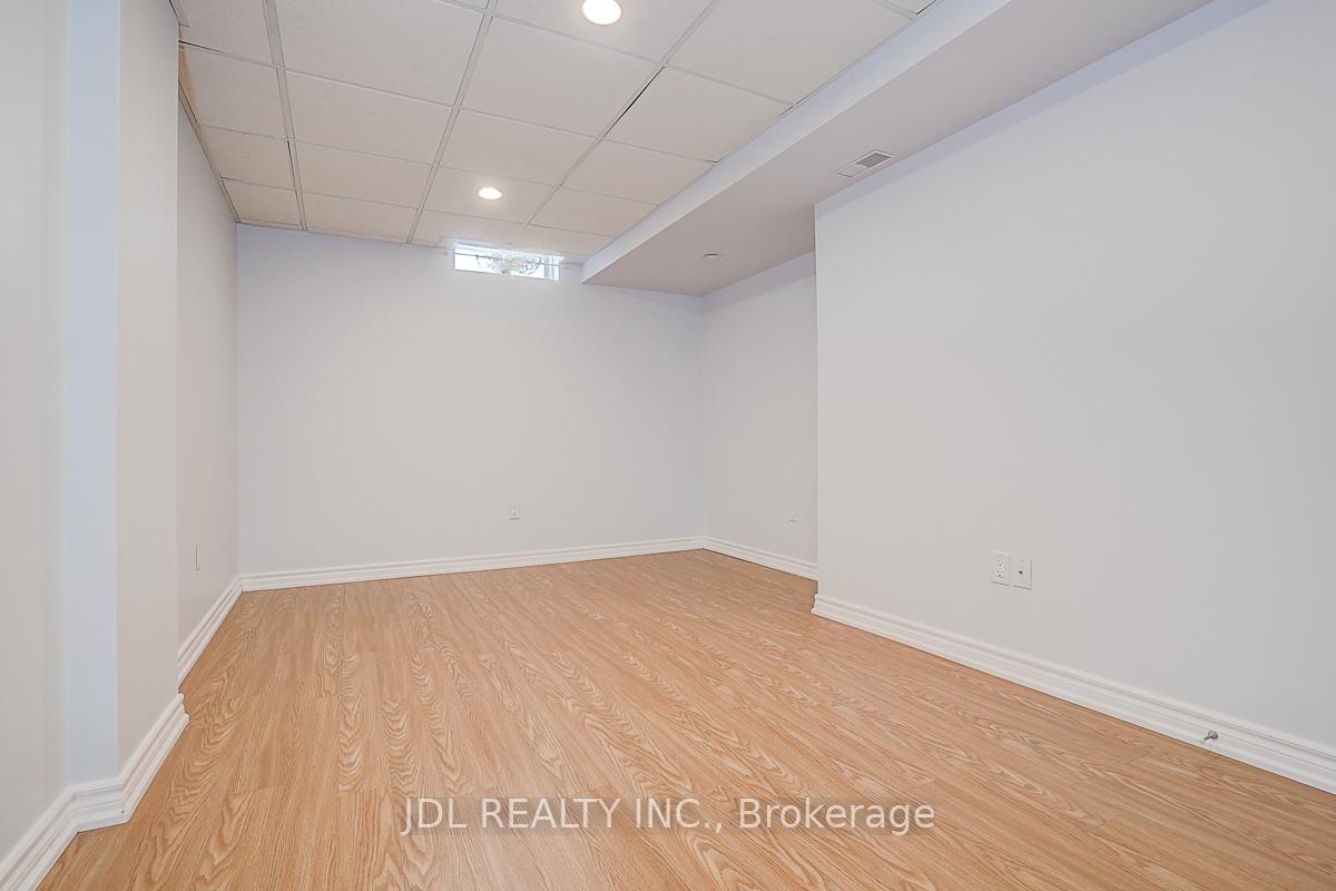 Photo 29 of 125 Goldenwood Crescent, Markham, Greensborough — HOMEH