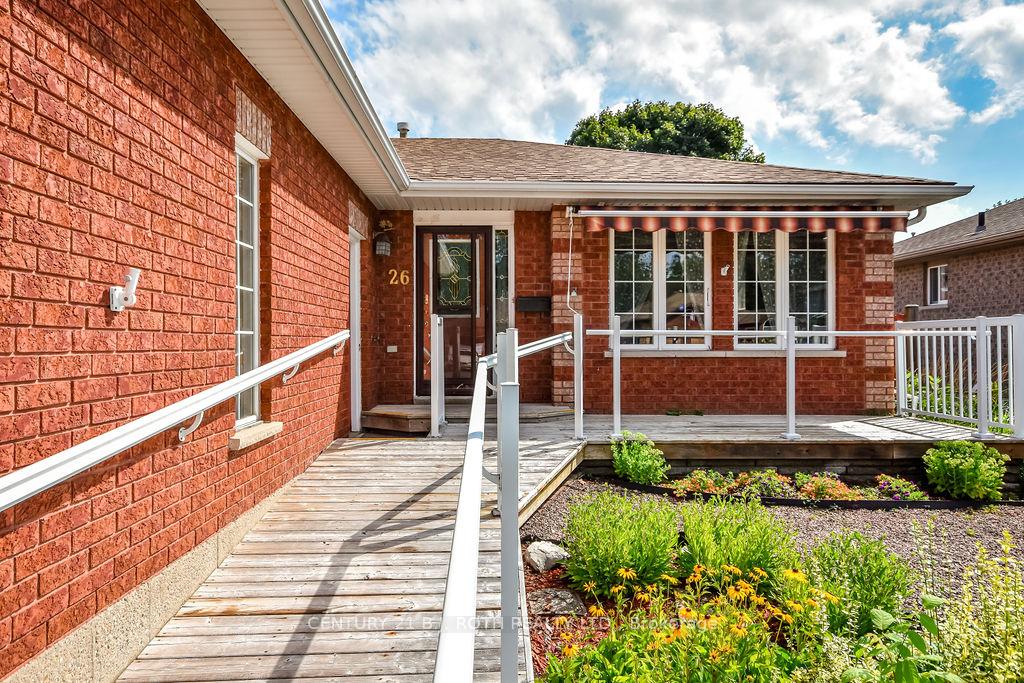 Photo 2 of 26 Johnson Street, Orillia — HOMEH