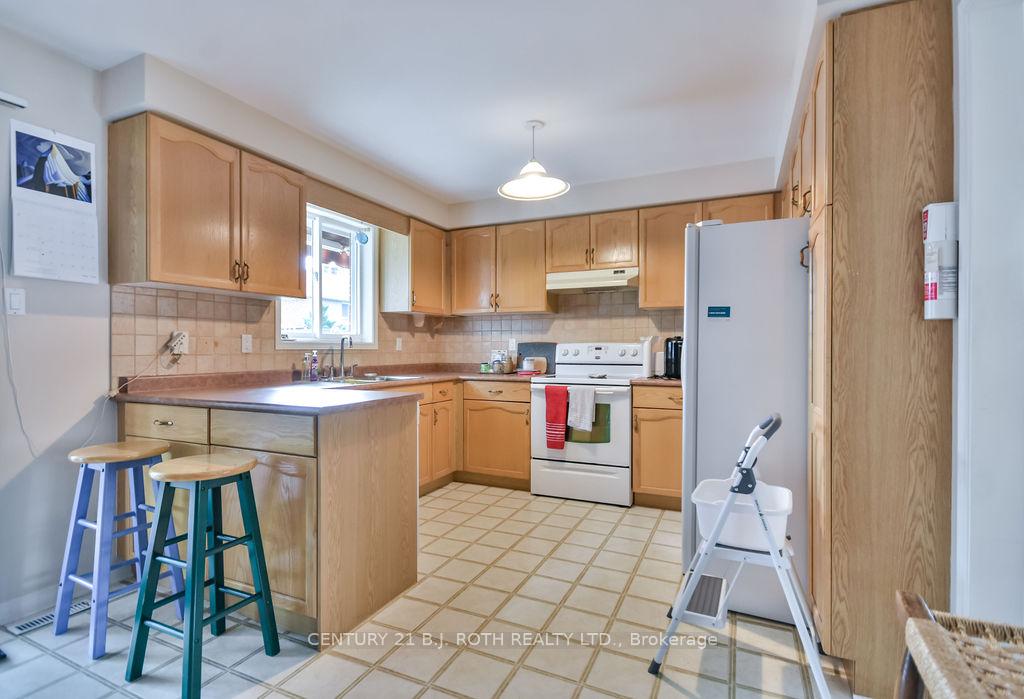 Photo 4 of 26 Johnson Street, Orillia — HOMEH