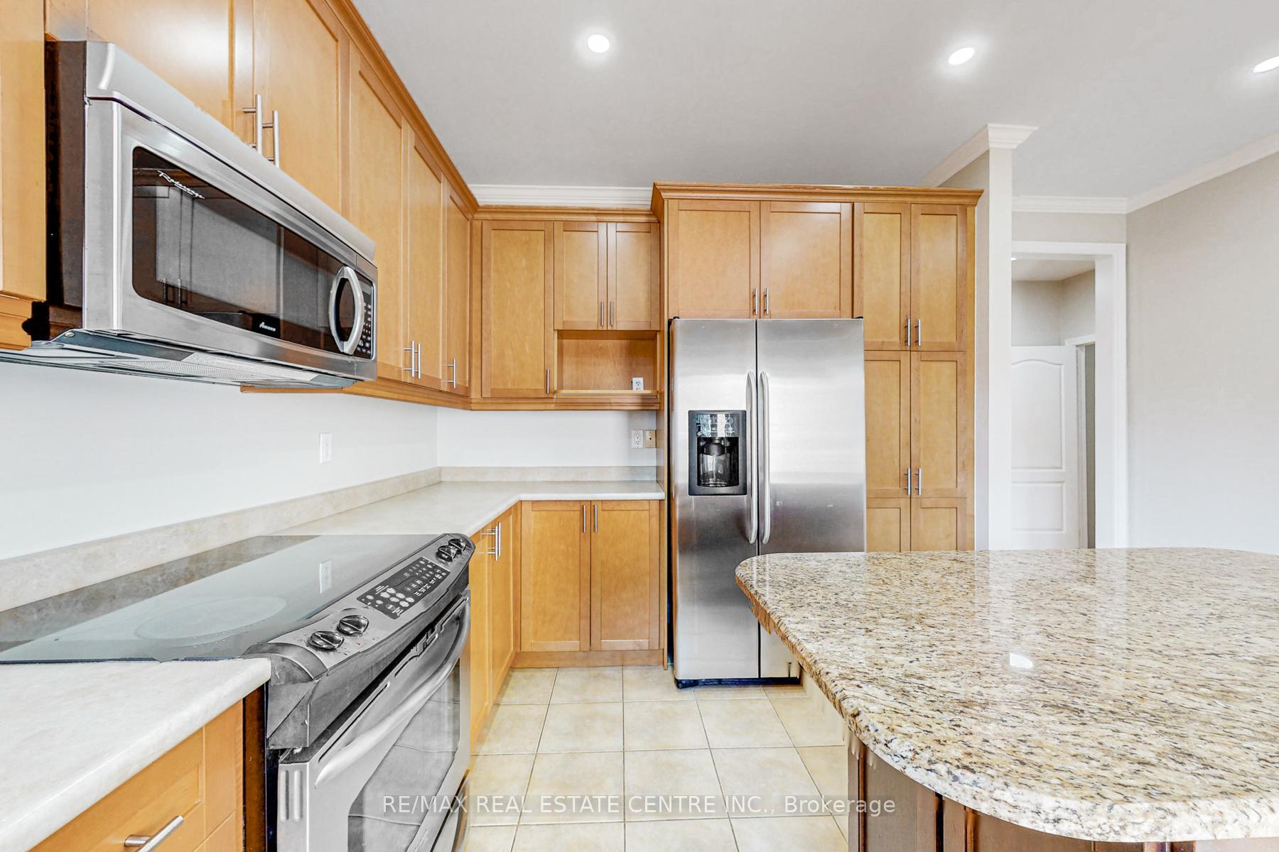 Photo 5 of 495 Willmott Crescent, Milton, Clarke — HOMEH