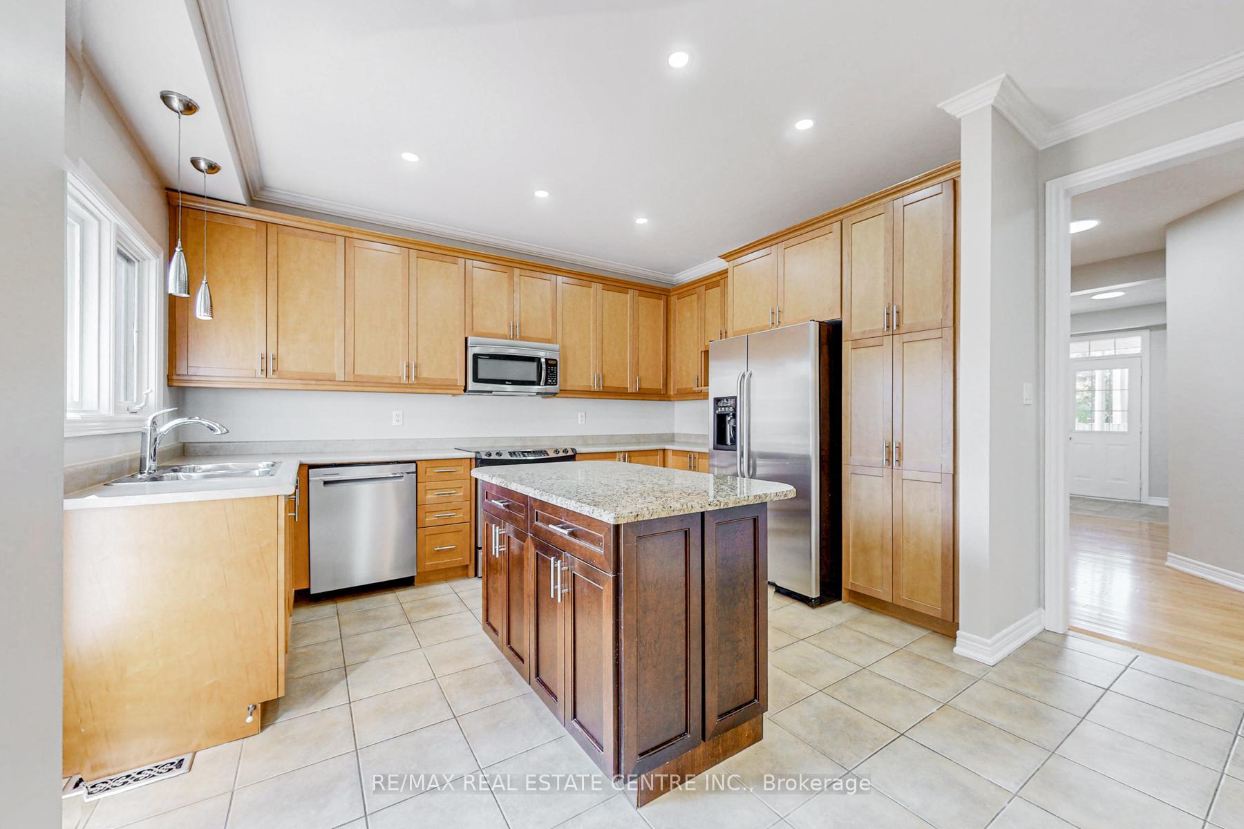 Photo 4 of 495 Willmott Crescent, Milton, Clarke — HOMEH