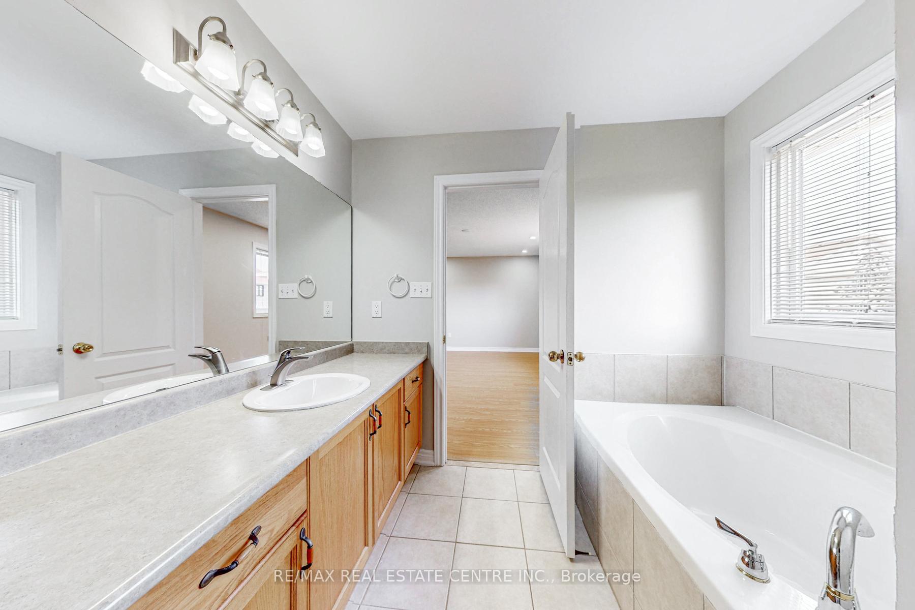 Photo 34 of 495 Willmott Crescent, Milton, Clarke — HOMEH