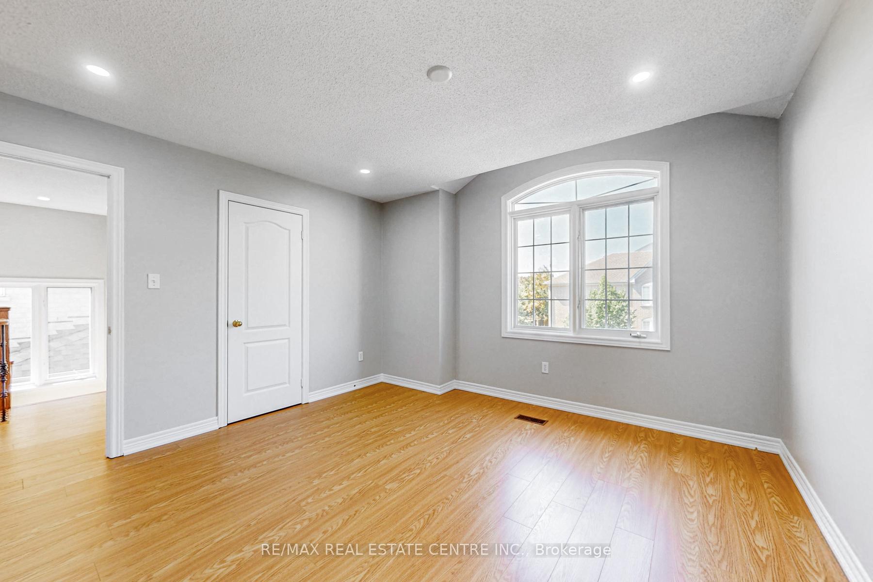 Photo 33 of 495 Willmott Crescent, Milton, Clarke — HOMEH