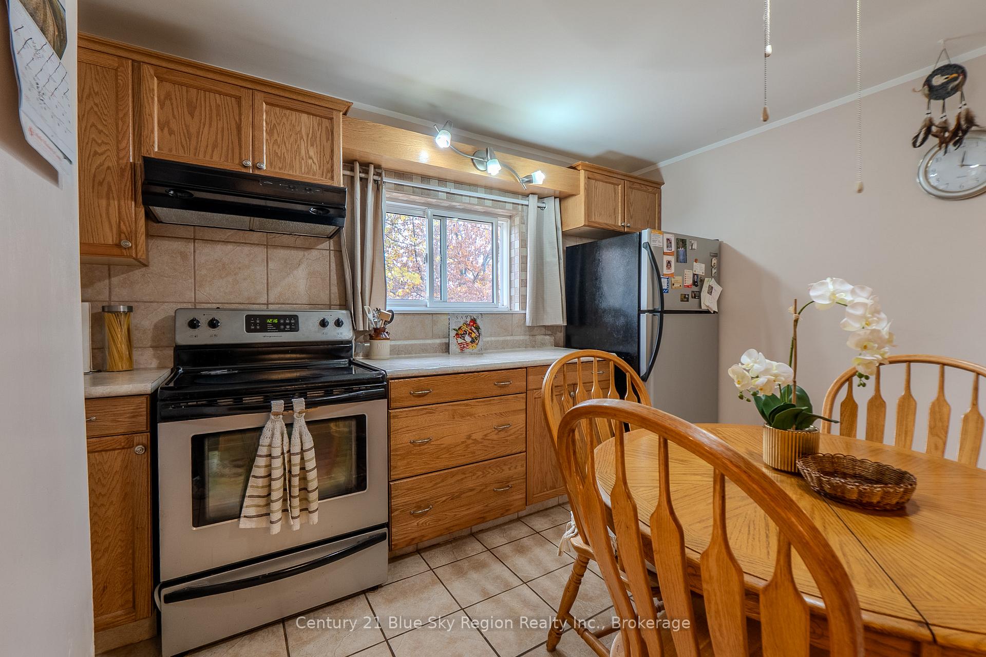 Photo 15 of 733 Morin Street, North Bay, Central — HOMEH