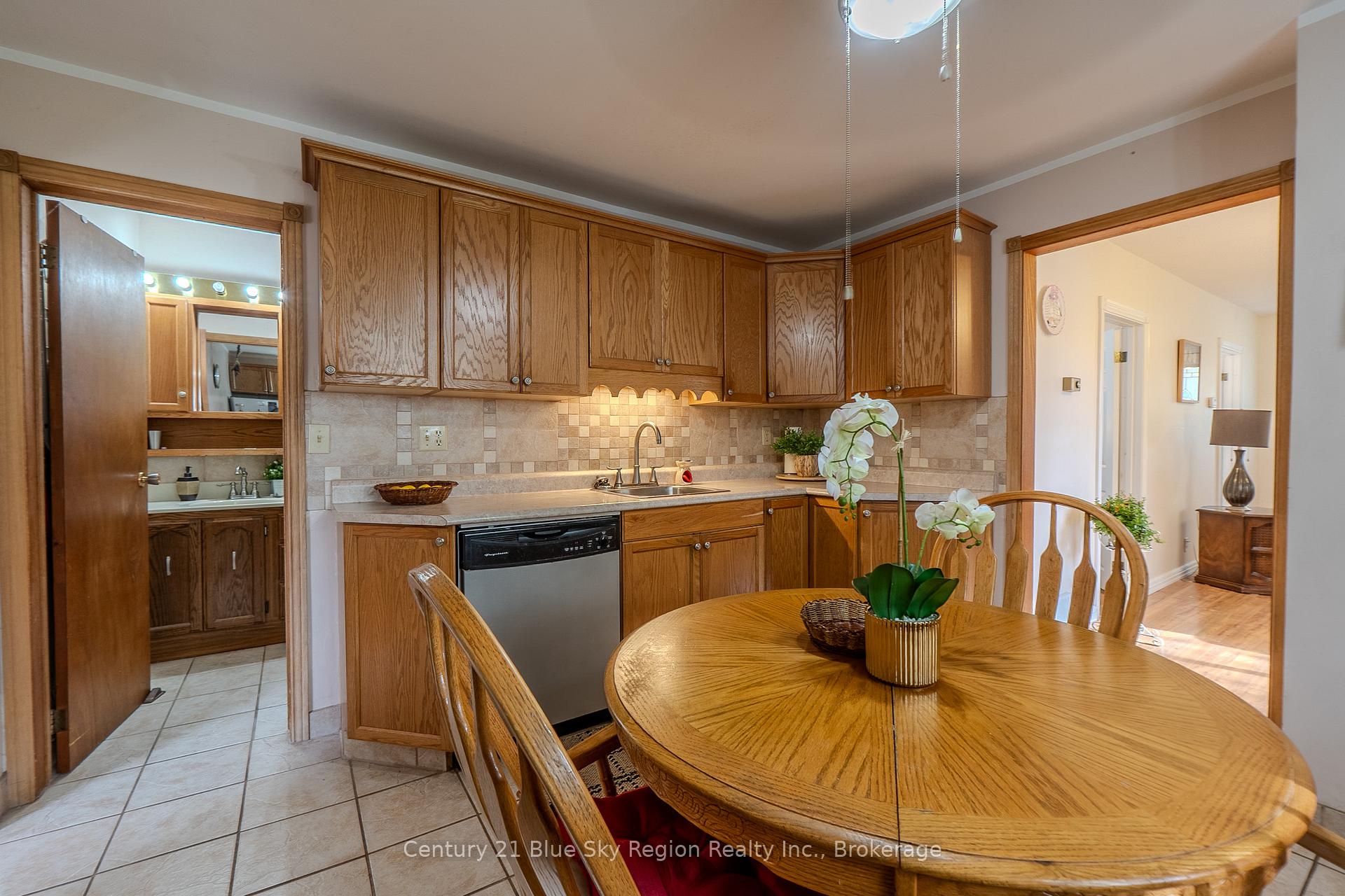 Photo 16 of 733 Morin Street, North Bay, Central — HOMEH