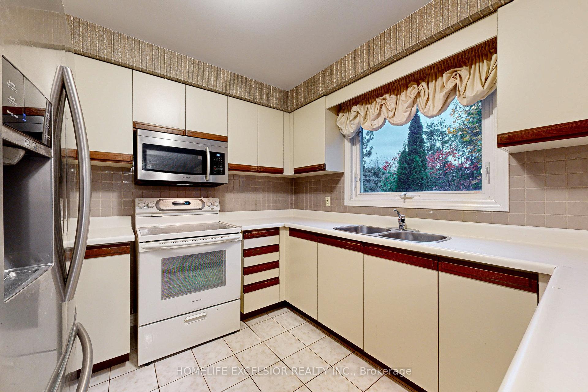 Photo 7 of 18 Waterwheel Street, Markham, Raymerville — HOMEH