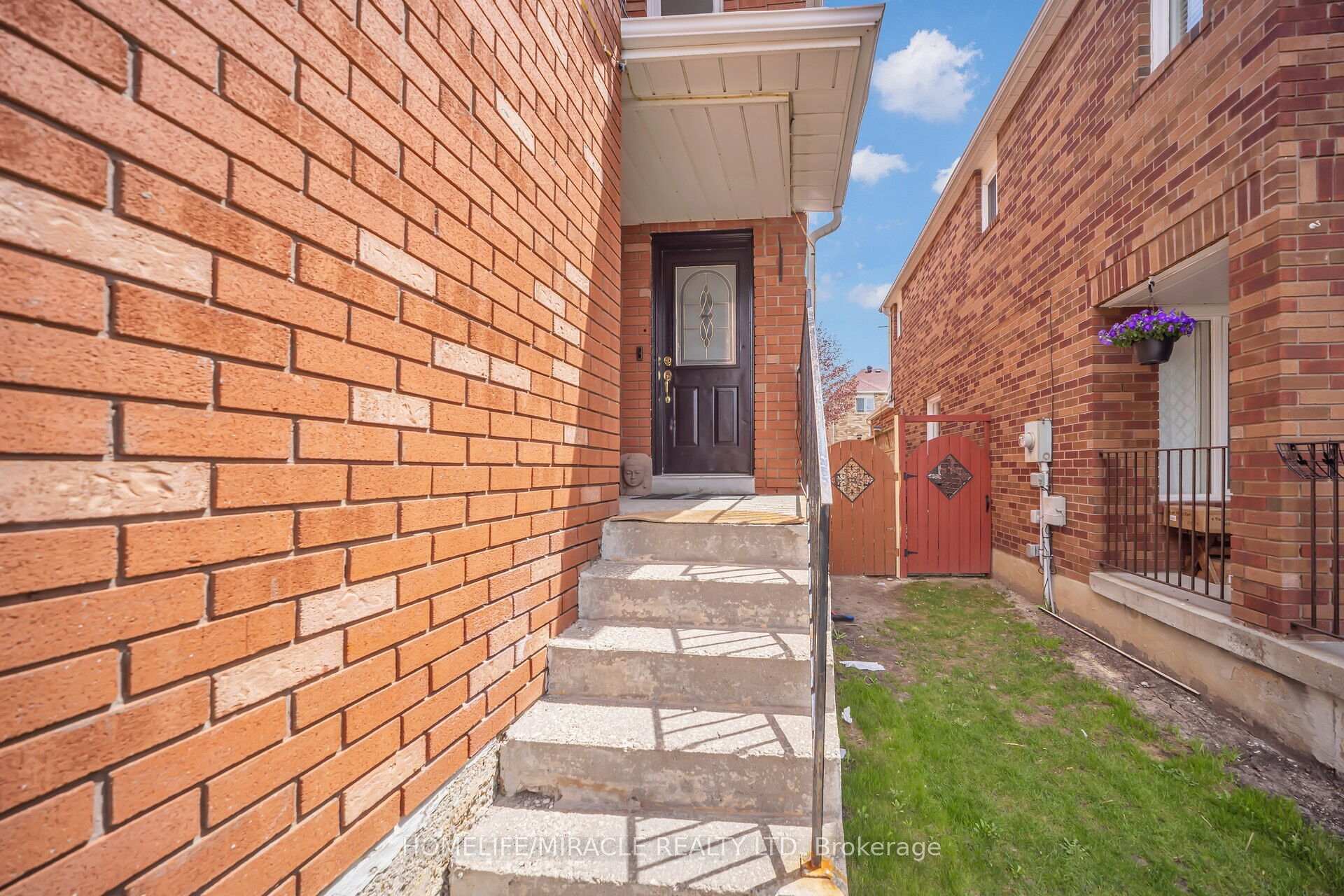 Photo 12 of 322 Perry Road, Orangeville — HOMEH