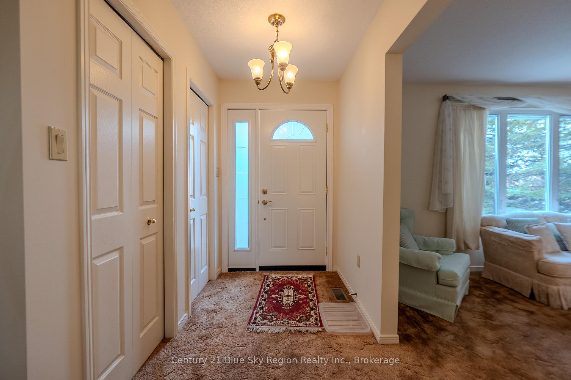 Photo 4 of 341 Pearce Street, North Bay, Airport — HOMEH
