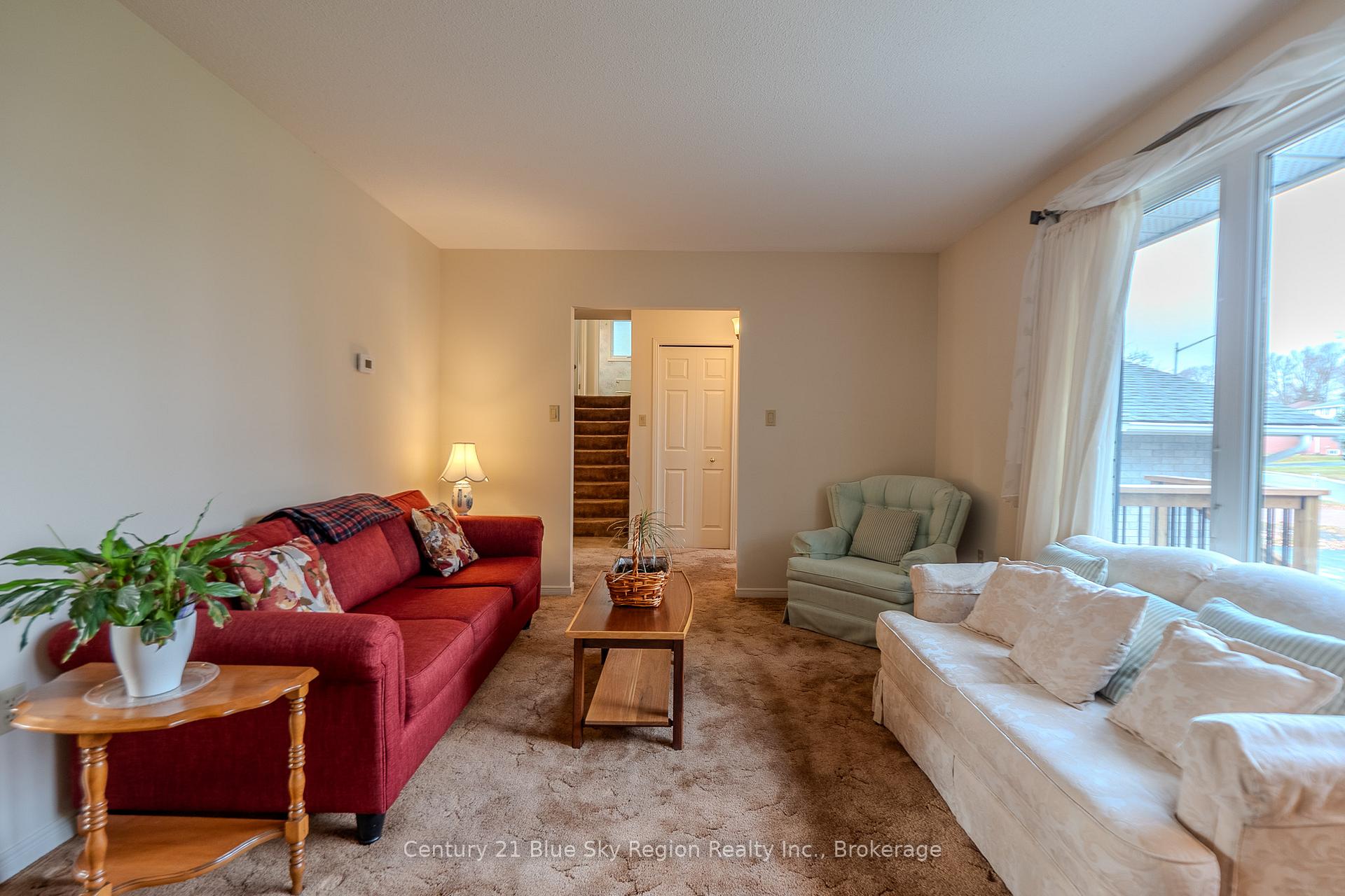 Photo 5 of 341 Pearce Street, North Bay, Airport — HOMEH