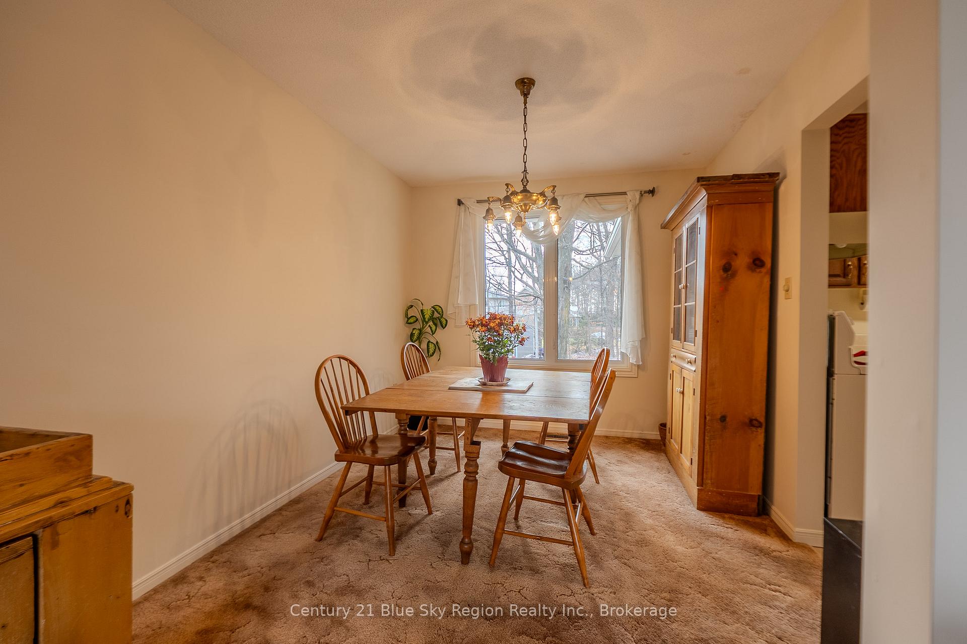 Photo 7 of 341 Pearce Street, North Bay, Airport — HOMEH