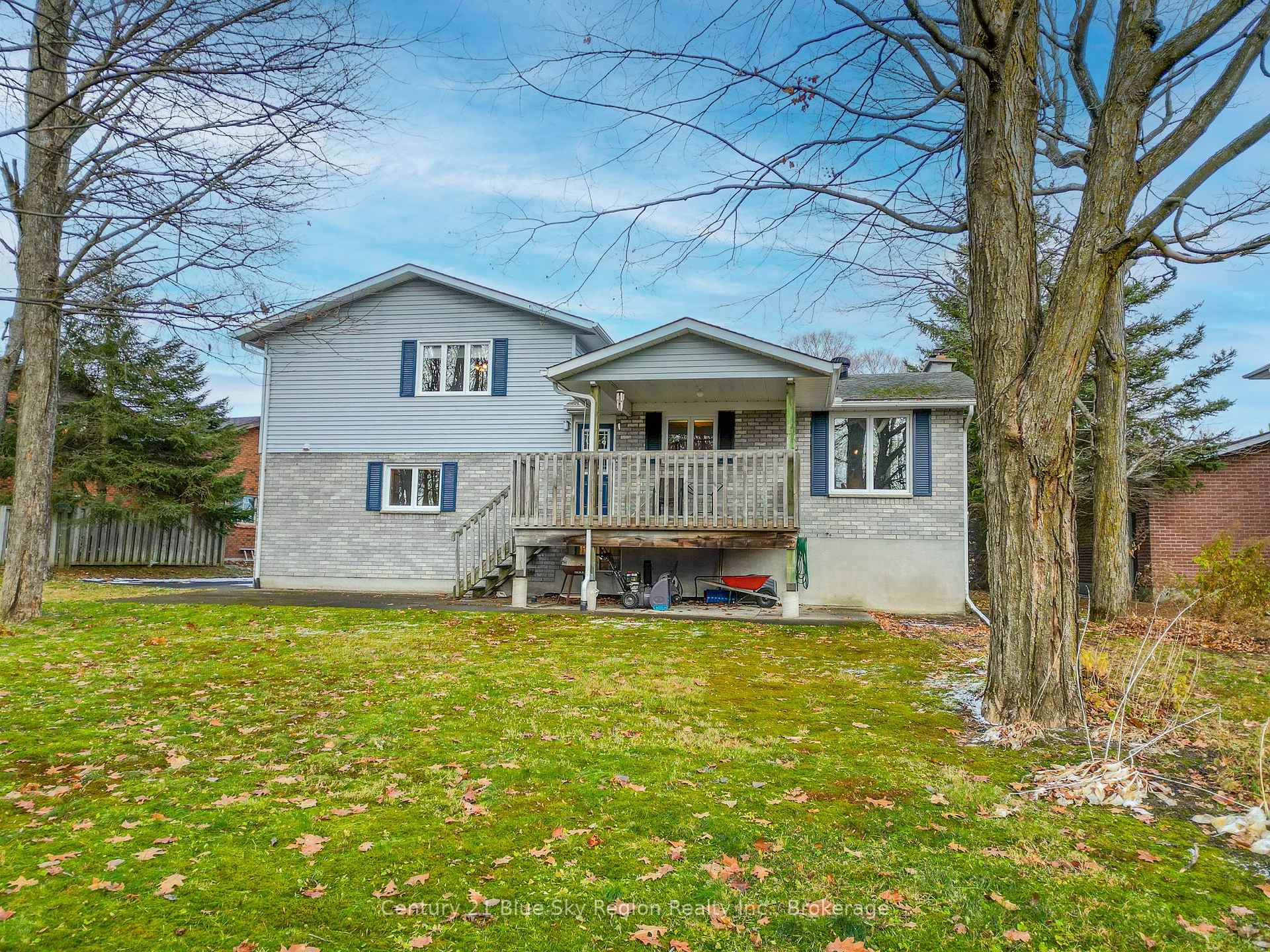 Photo 13 of 341 Pearce Street, North Bay, Airport — HOMEH