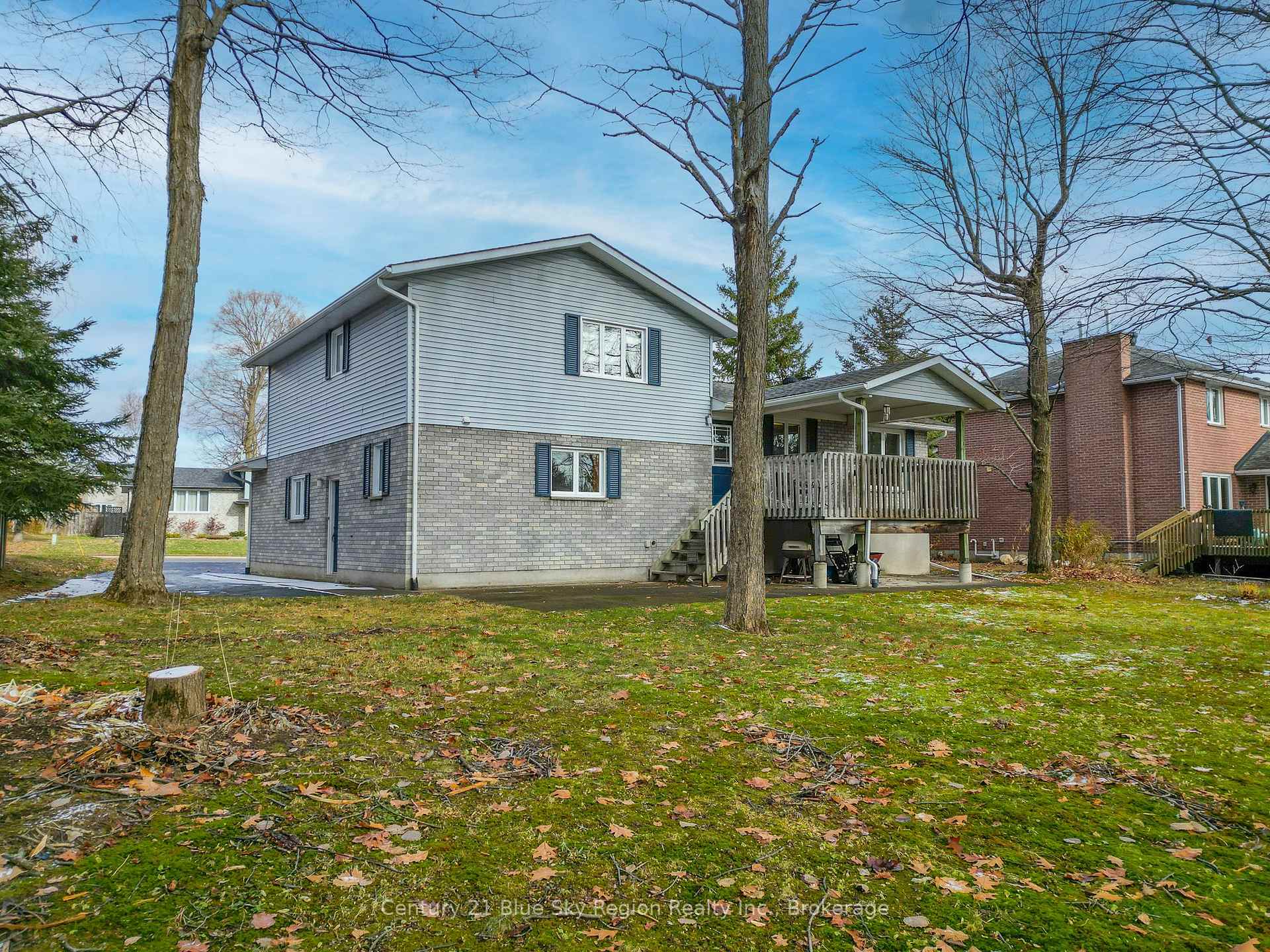 Photo 37 of 341 Pearce Street, North Bay, Airport — HOMEH