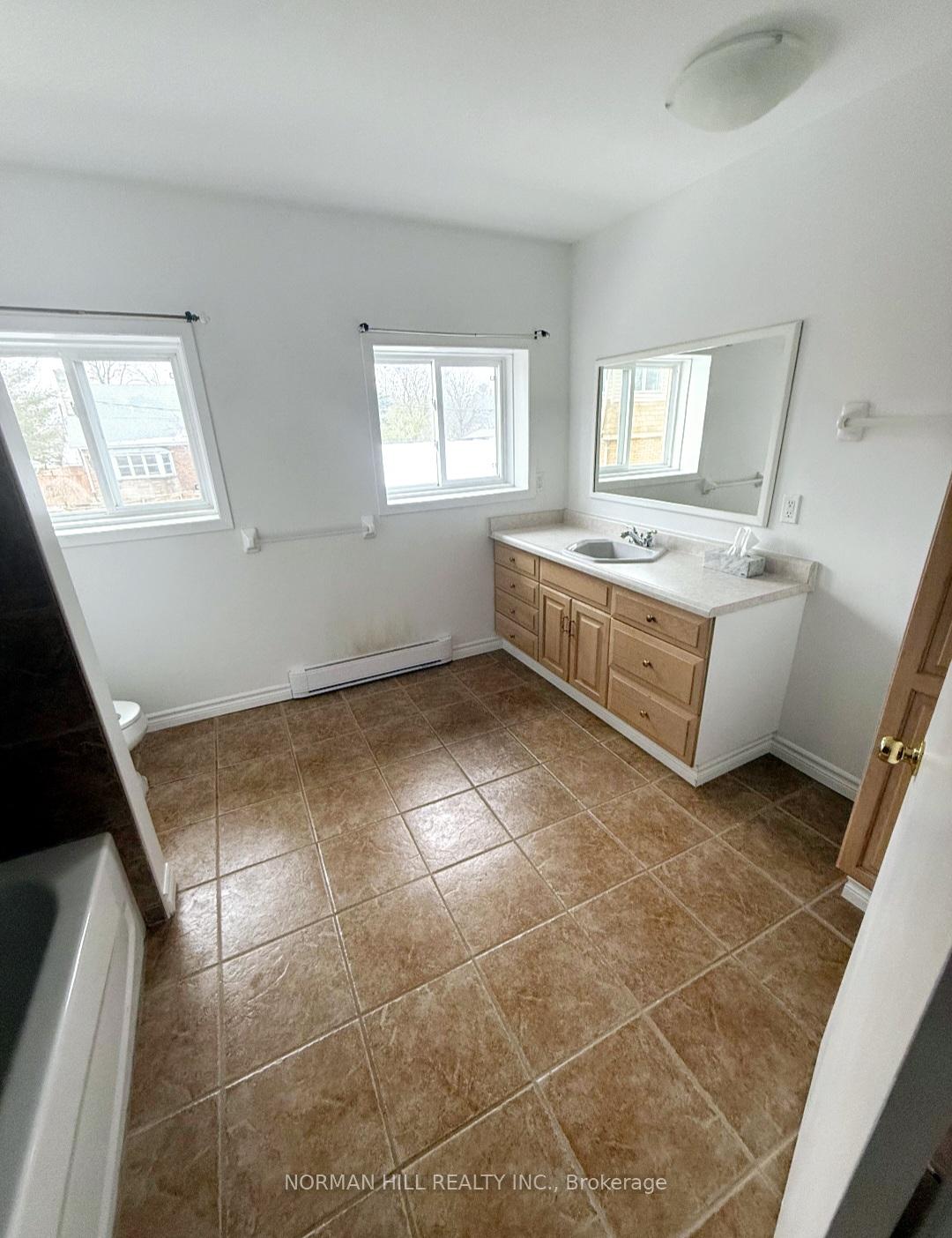 Photo 8 of Unit 2, 23 Queen Street, New Tecumseth, Alliston — HOMEH