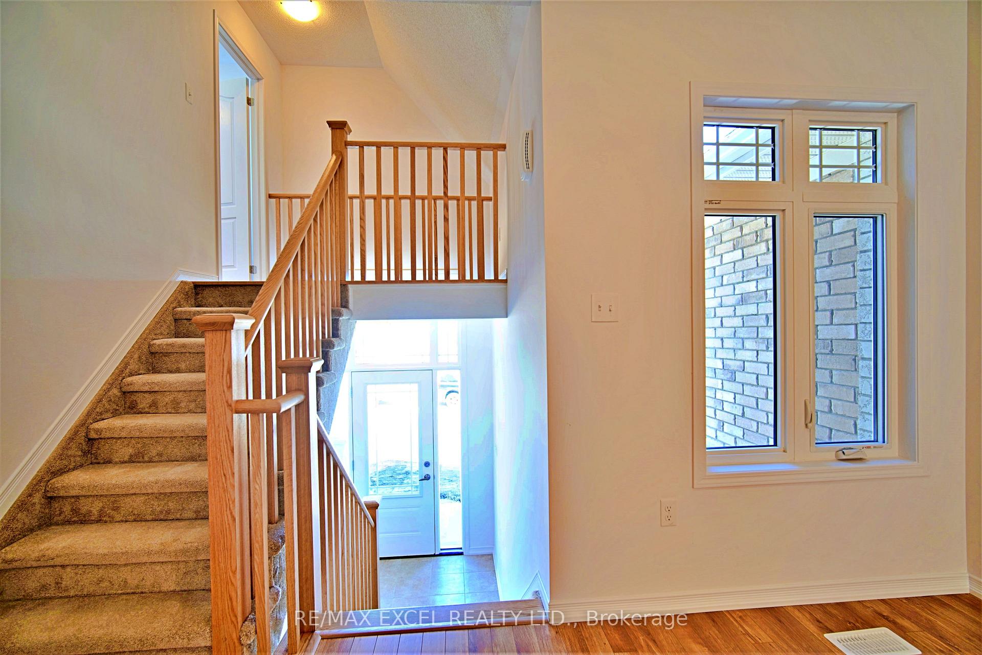 Photo 4 of 128 Isabella Drive, Orillia — HOMEH