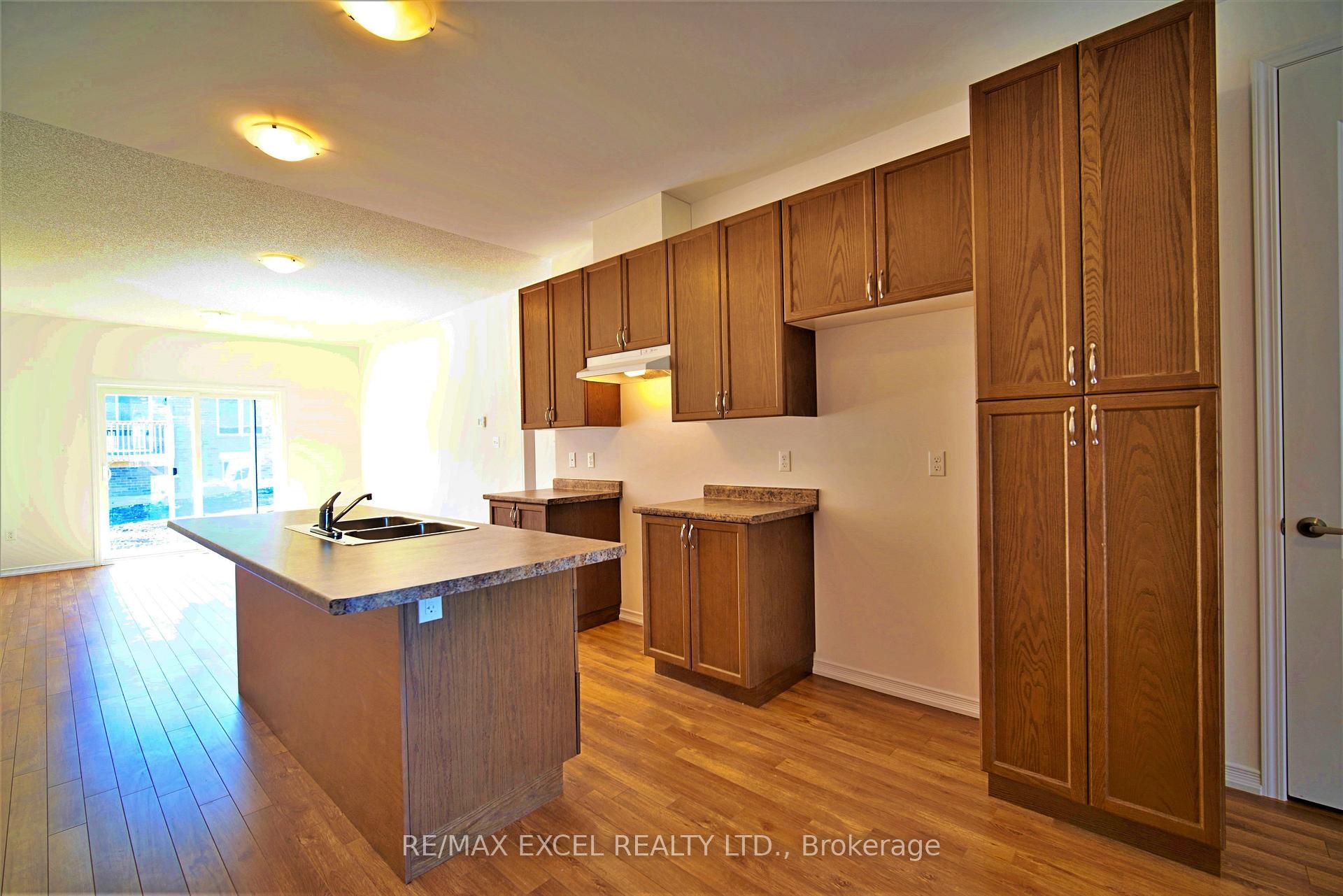 Photo 7 of 128 Isabella Drive, Orillia — HOMEH
