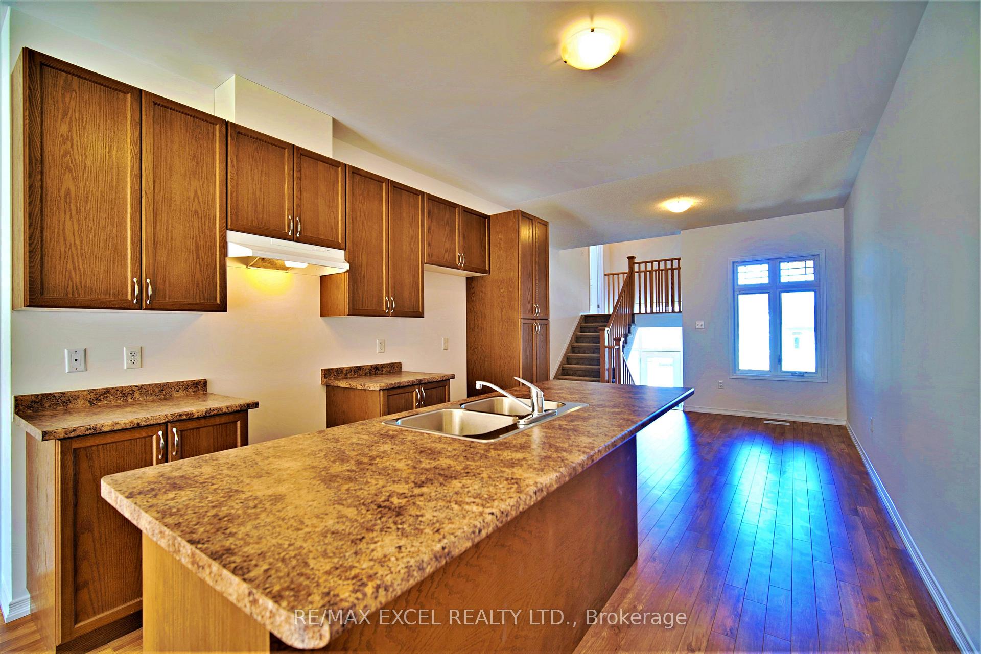 Photo 8 of 128 Isabella Drive, Orillia — HOMEH