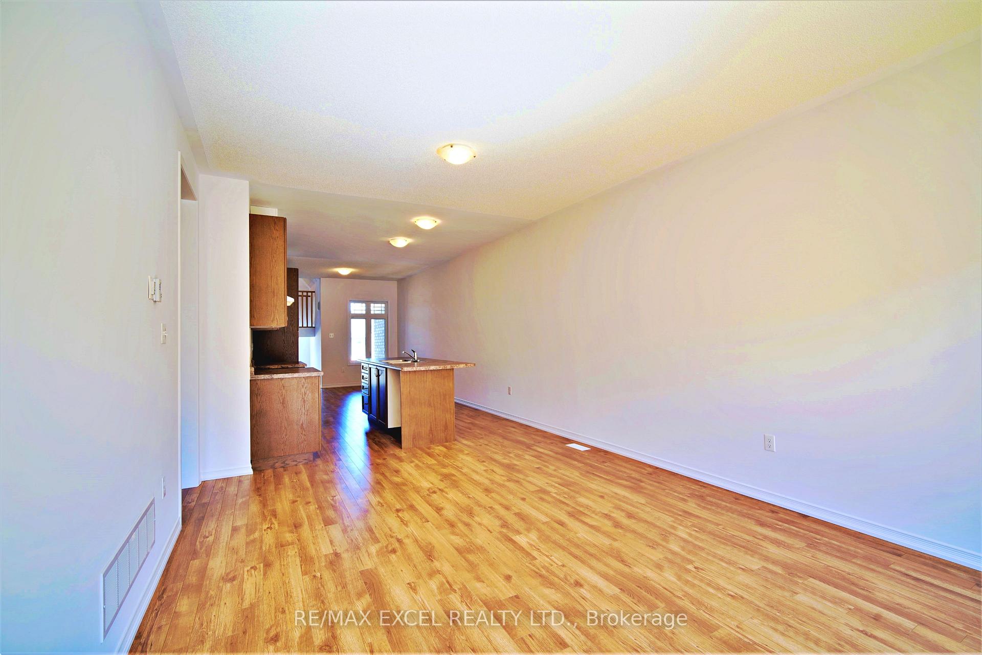Photo 11 of 128 Isabella Drive, Orillia — HOMEH