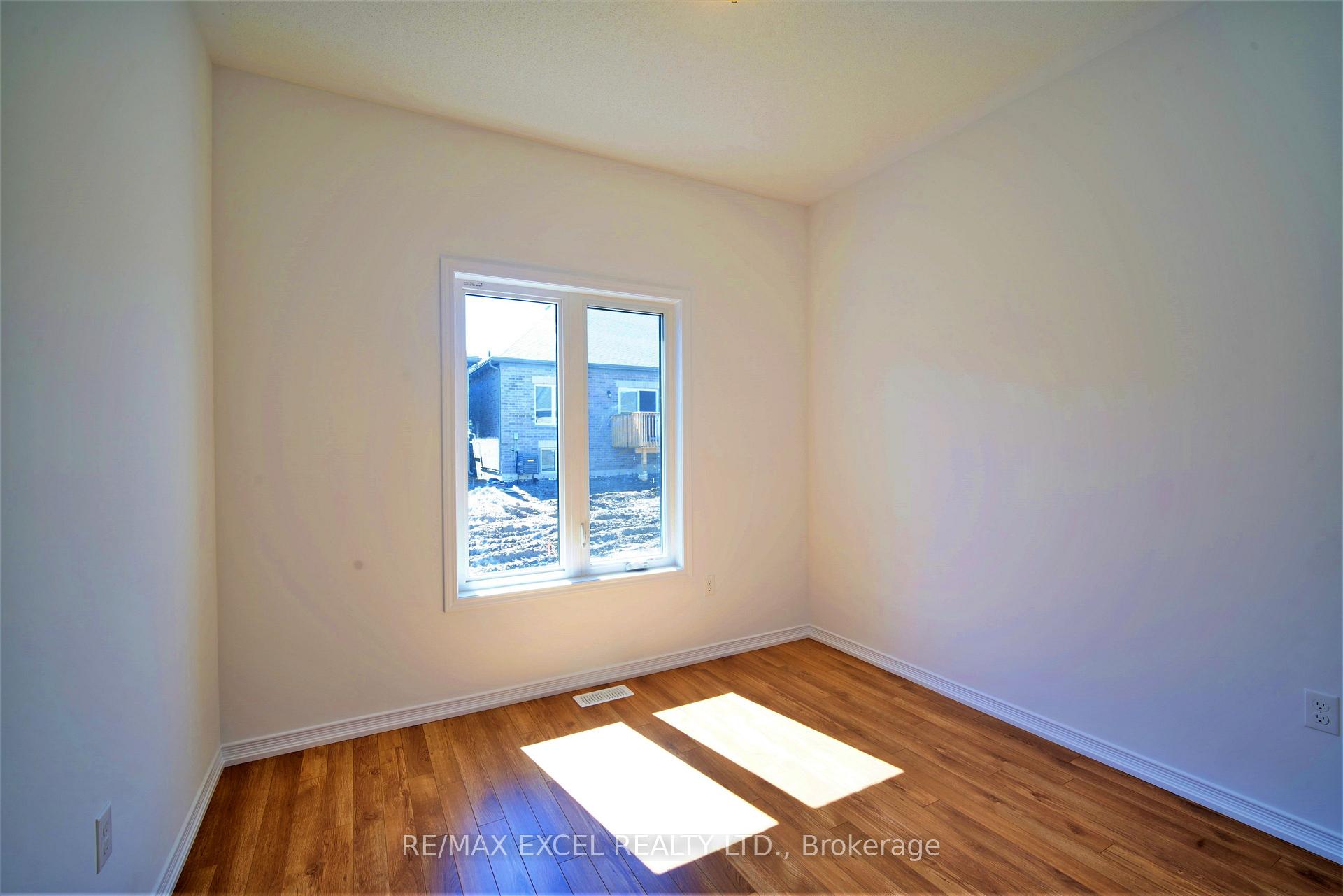 Photo 16 of 128 Isabella Drive, Orillia — HOMEH