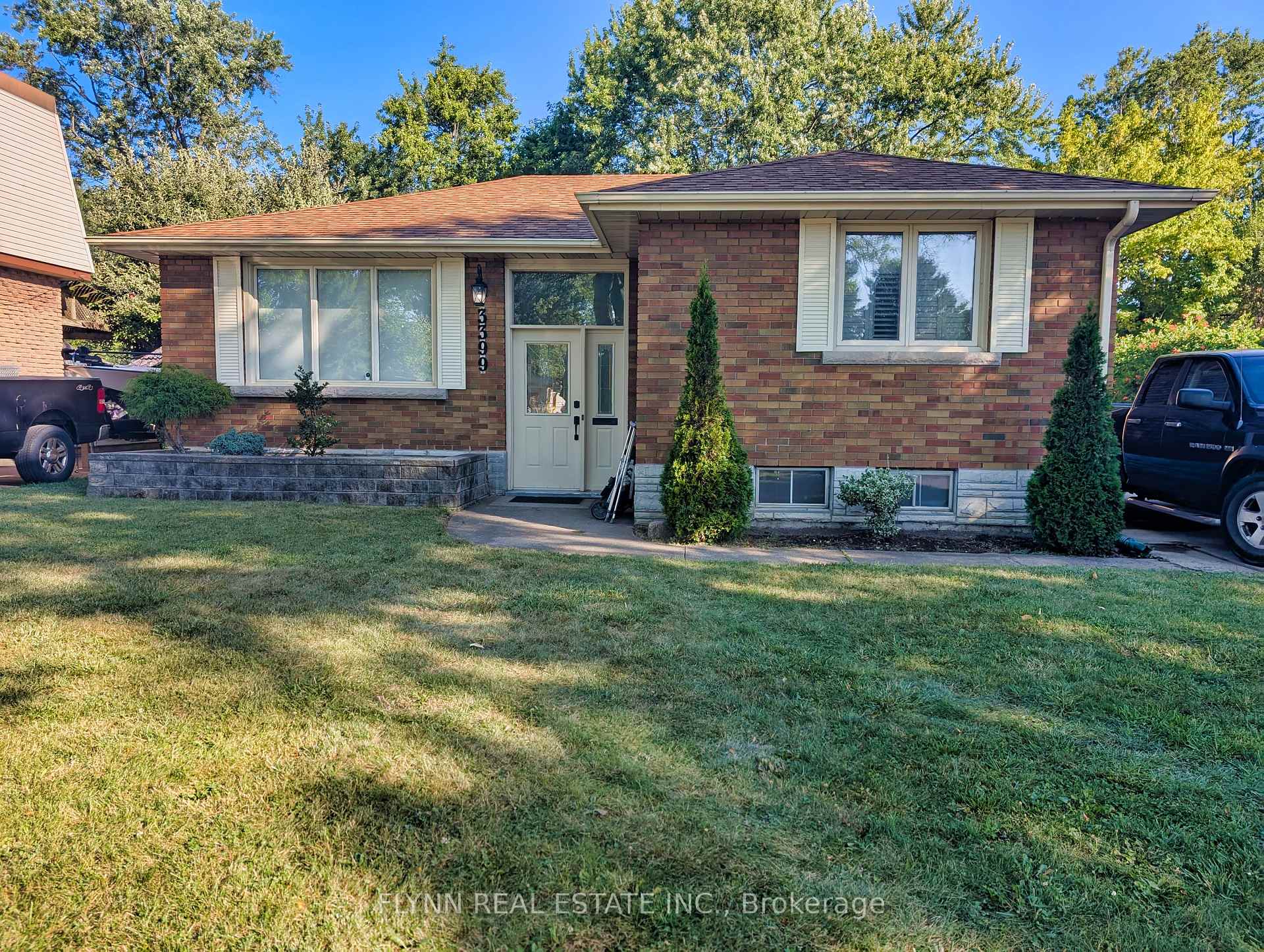 Photo 1 of 3399 Cattell Drive, Niagara Falls, Chippawa — HOMEH