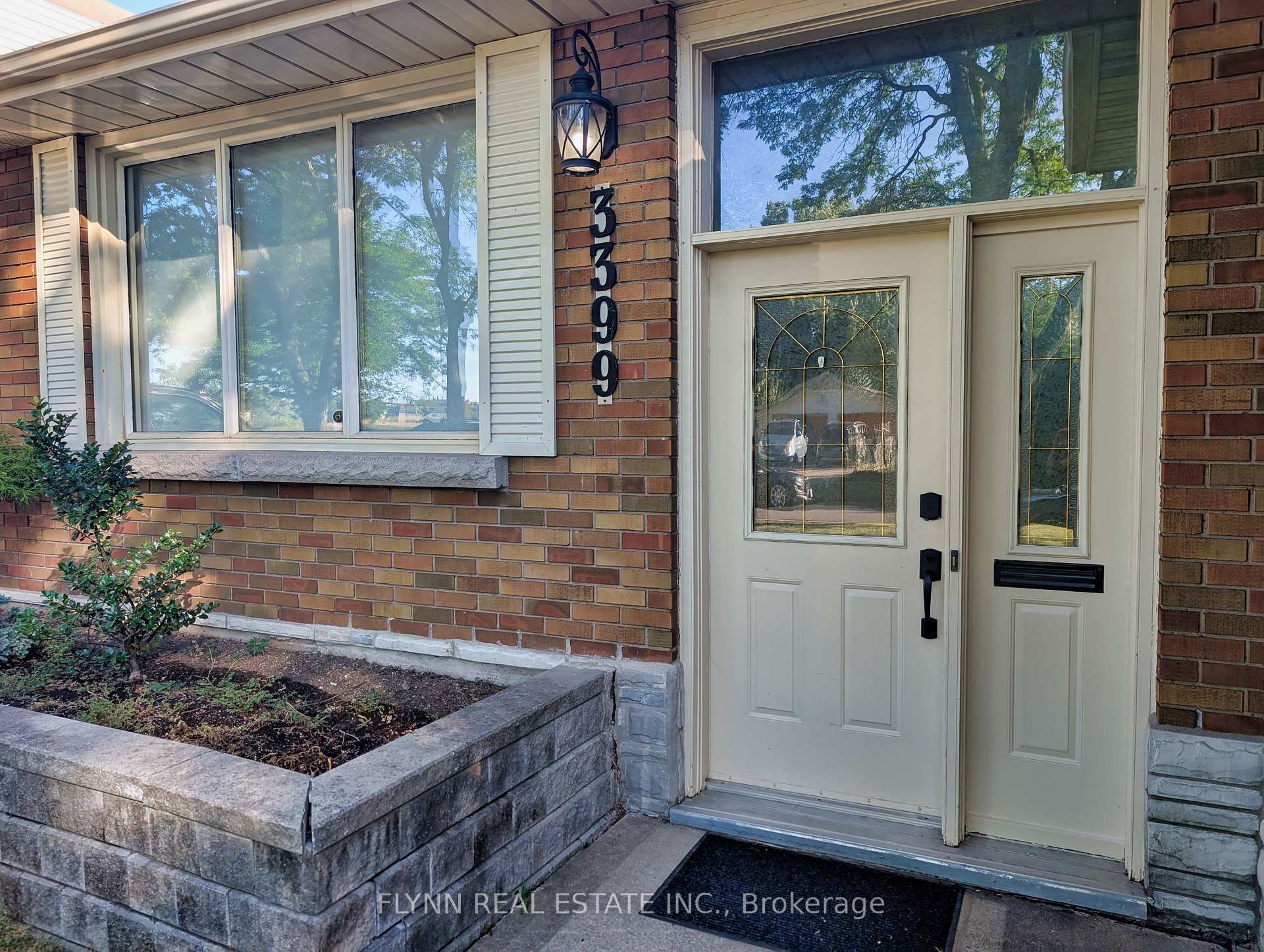 Photo 4 of 3399 Cattell Drive, Niagara Falls, Chippawa — HOMEH