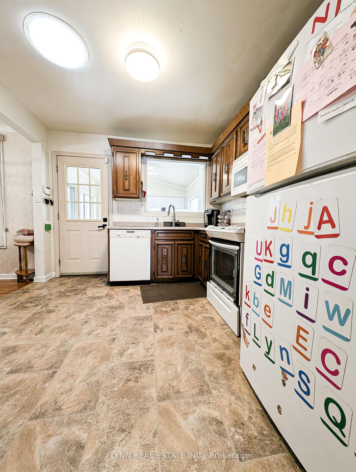 Photo 10 of 3399 Cattell Drive, Niagara Falls, Chippawa — HOMEH