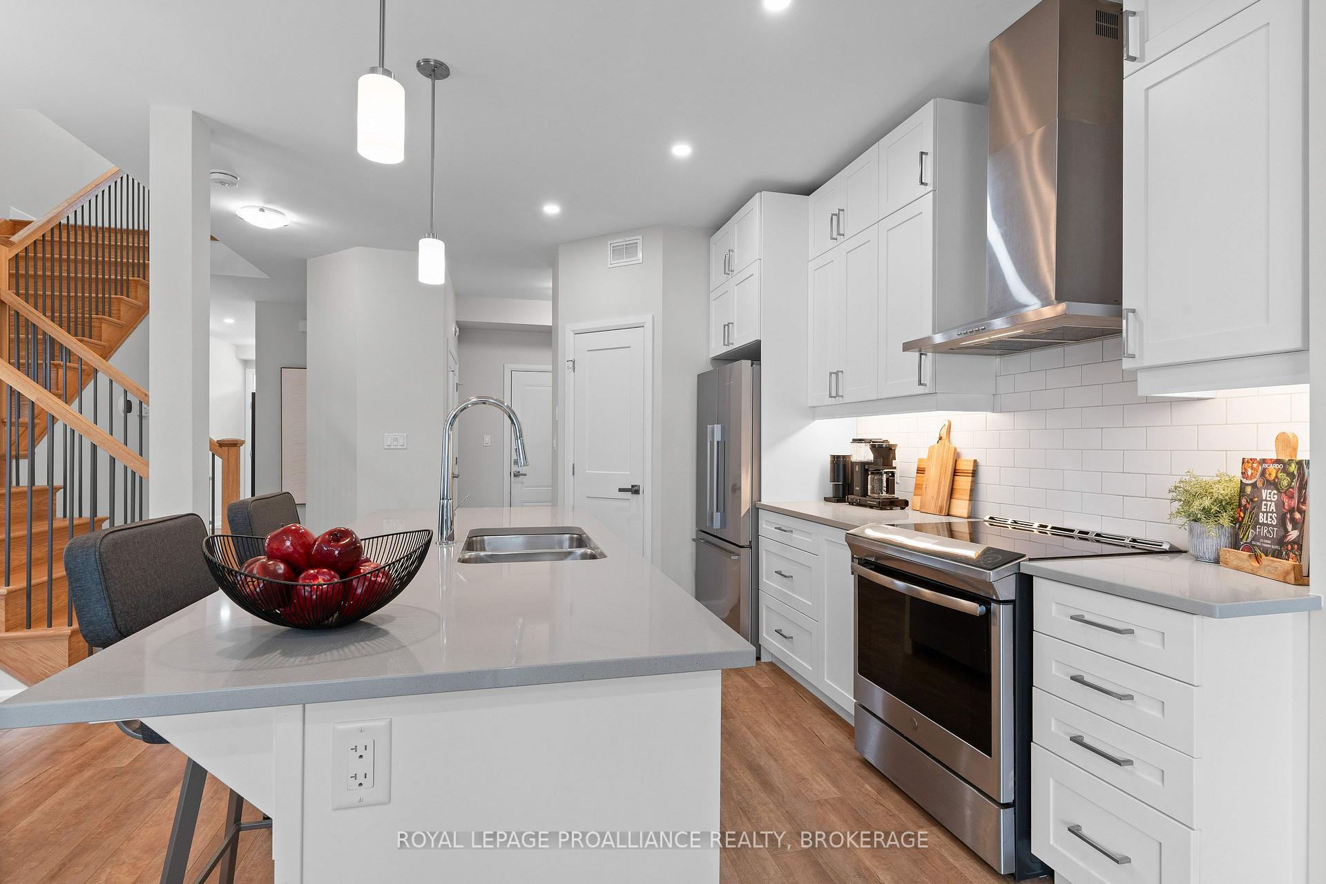 Photo 11 of 1386 Andersen Drive, Kingston, City Northwest — HOMEH