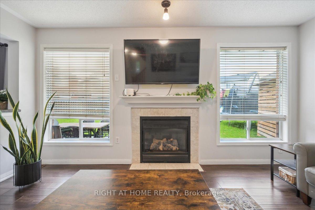 Photo 5 of 477 Farlow Crescent, Milton, Clarke — HOMEH