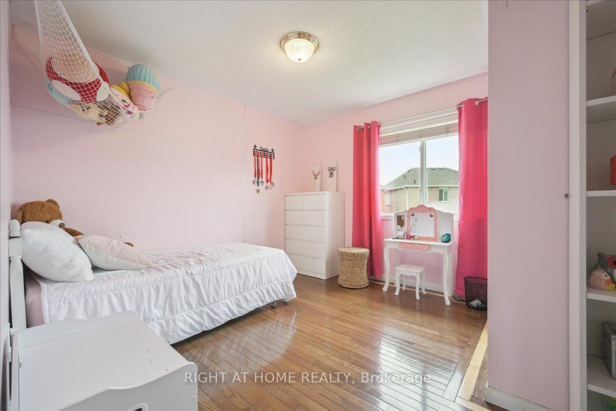 Photo 10 of 477 Farlow Crescent, Milton, Clarke — HOMEH