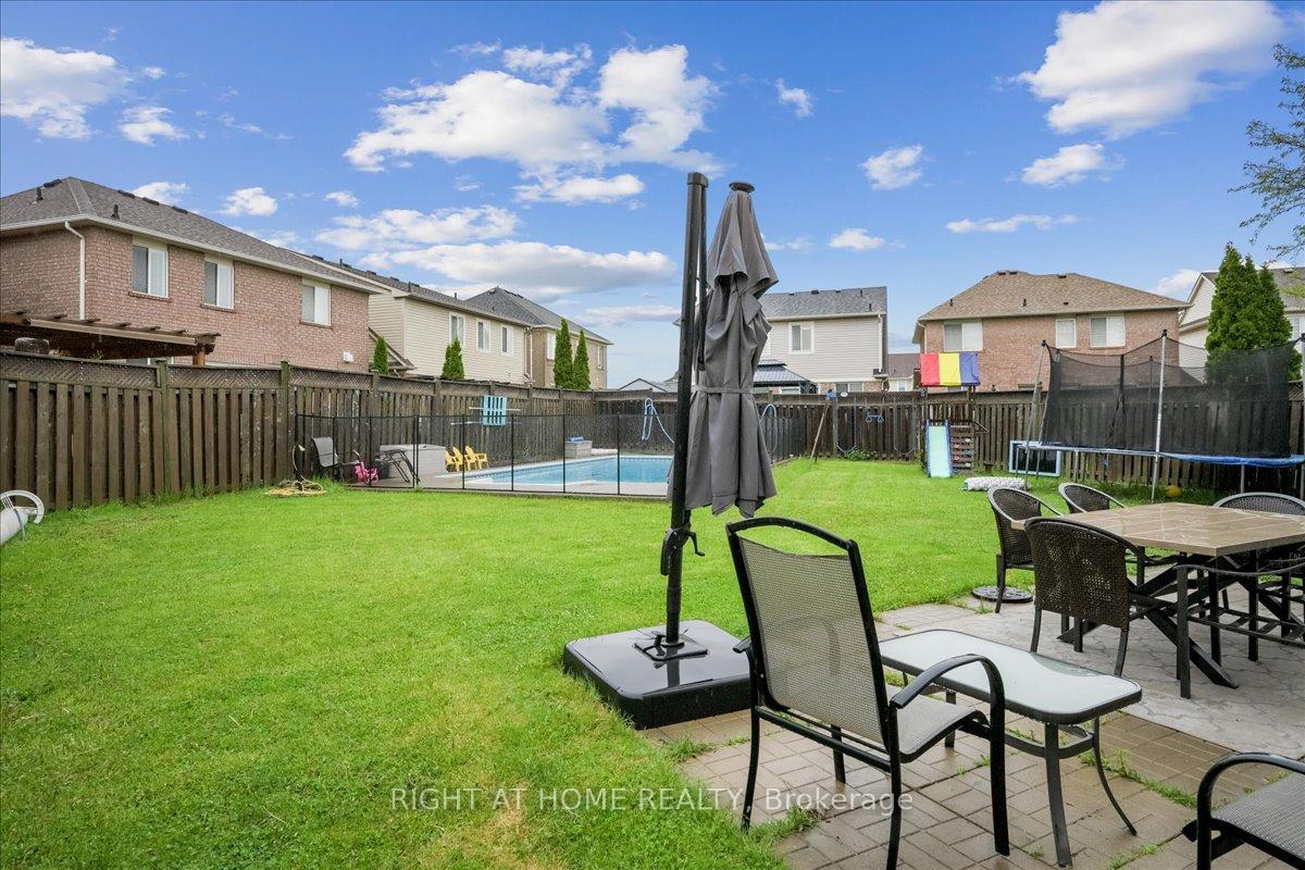 Photo 17 of 477 Farlow Crescent, Milton, Clarke — HOMEH