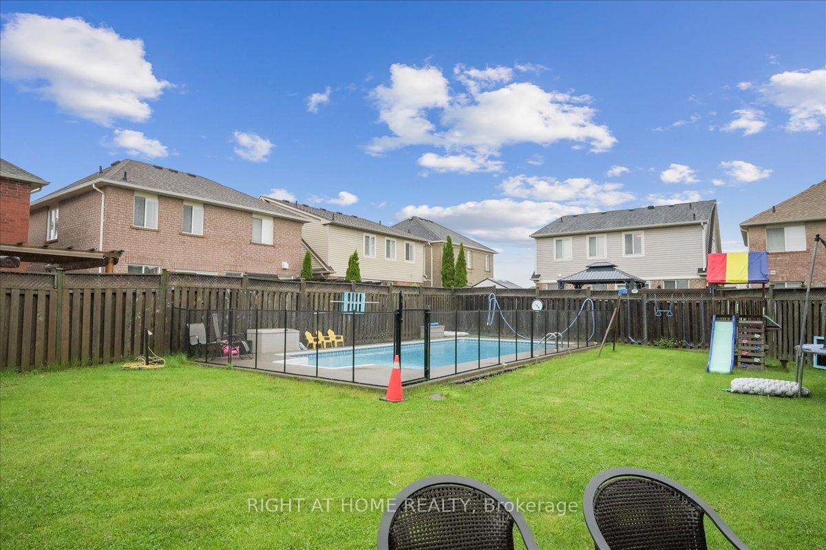 Photo 24 of 477 Farlow Crescent, Milton, Clarke — HOMEH