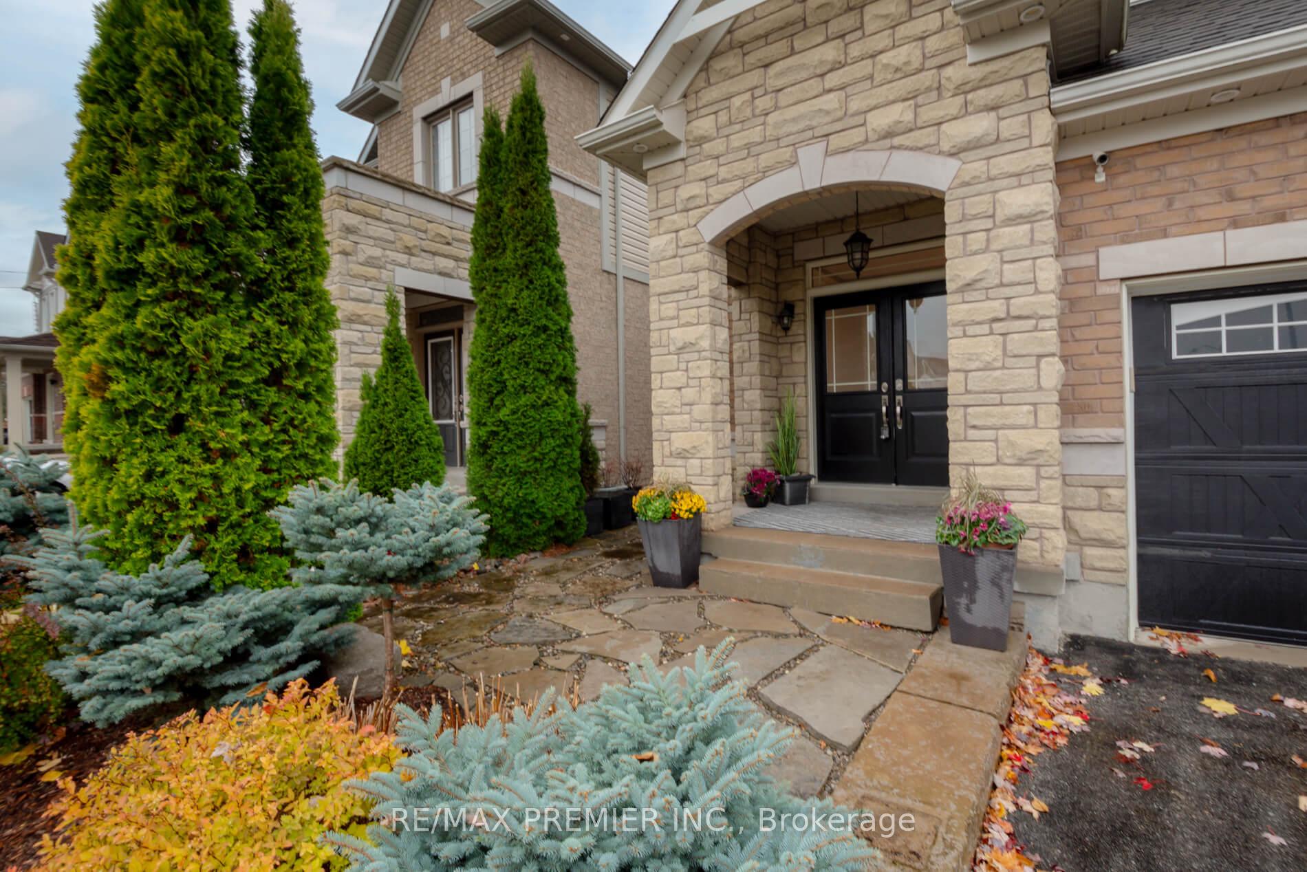Photo 3 of 76 Cauthers Crescent, New Tecumseth, Rural New Tecumseth — HOMEH