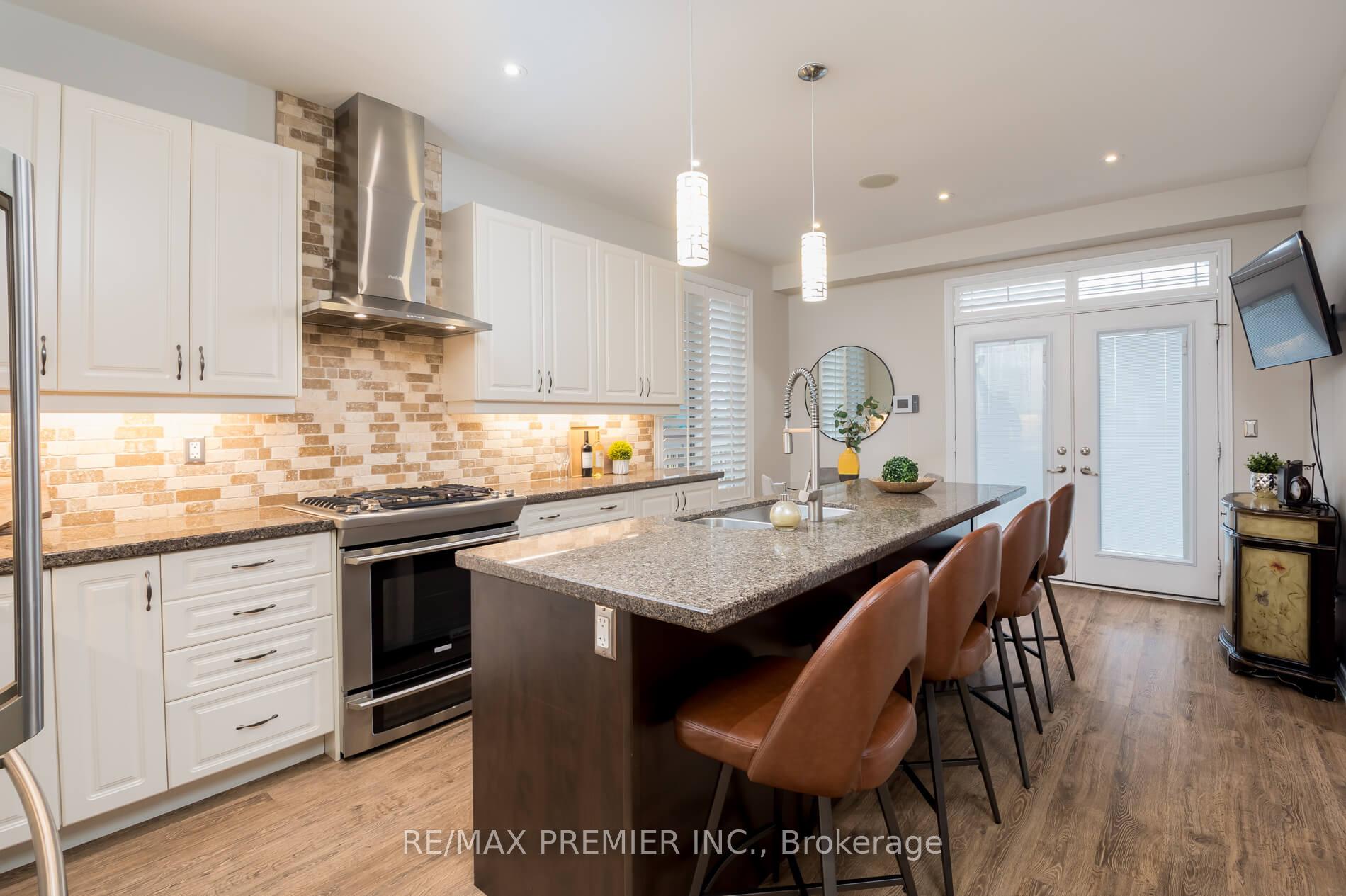 Photo 8 of 76 Cauthers Crescent, New Tecumseth, Rural New Tecumseth — HOMEH