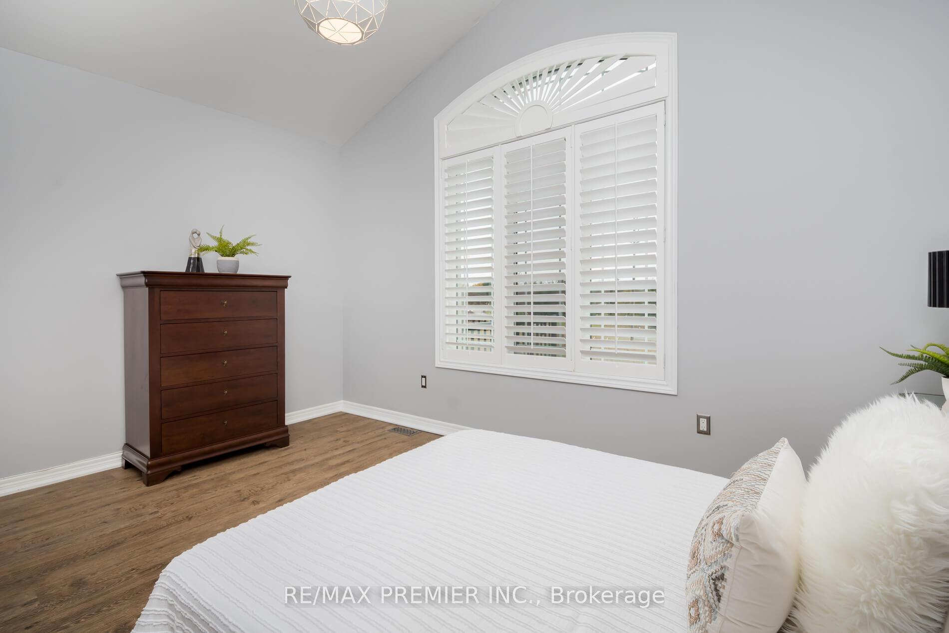 Photo 17 of 76 Cauthers Crescent, New Tecumseth, Rural New Tecumseth — HOMEH