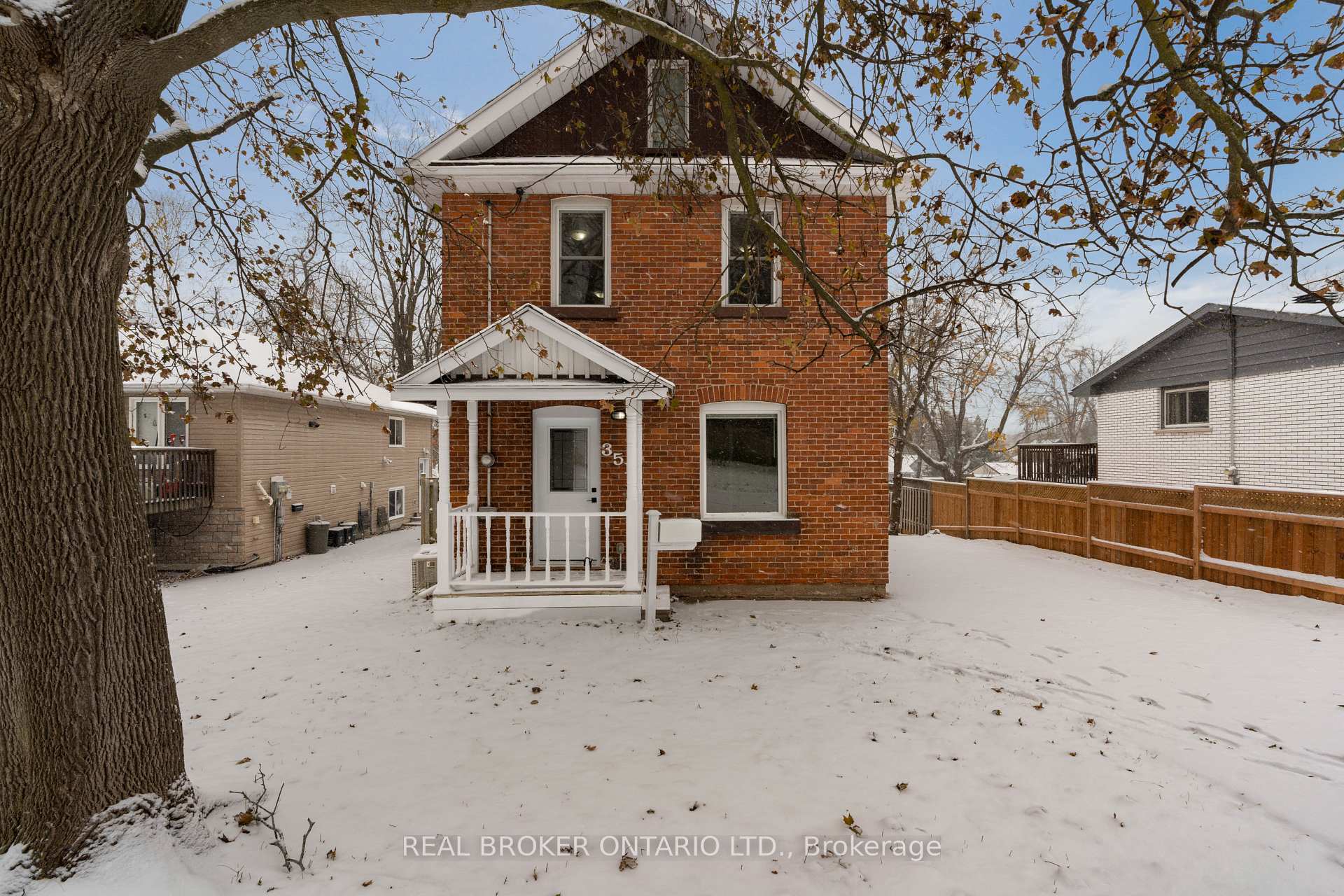 Photo 2 of 351 Arthur Street, Orillia — HOMEH