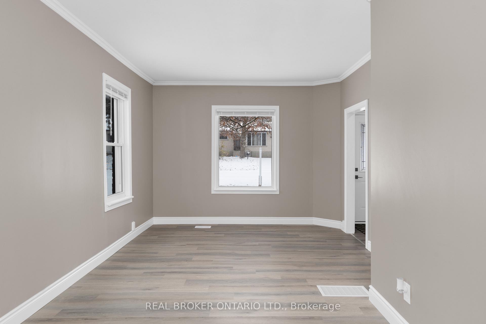 Photo 7 of 351 Arthur Street, Orillia — HOMEH