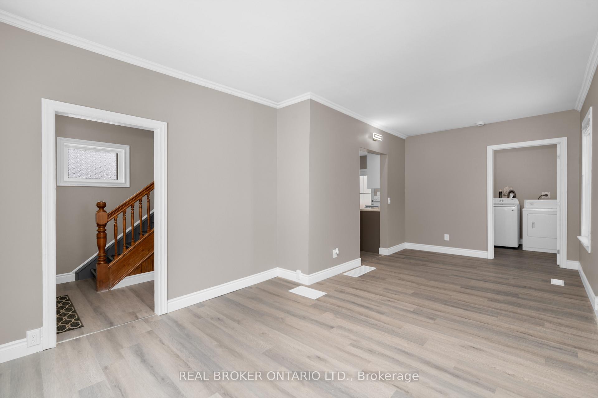 Photo 8 of 351 Arthur Street, Orillia — HOMEH
