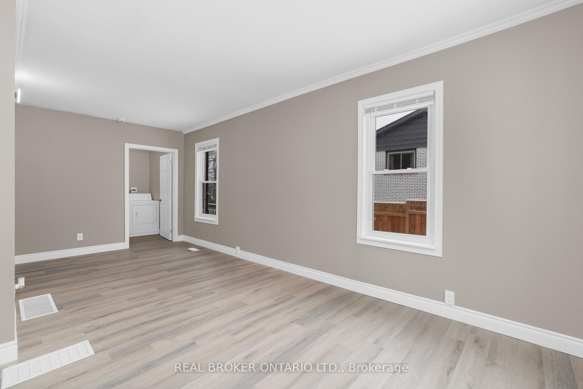 Photo 9 of 351 Arthur Street, Orillia — HOMEH