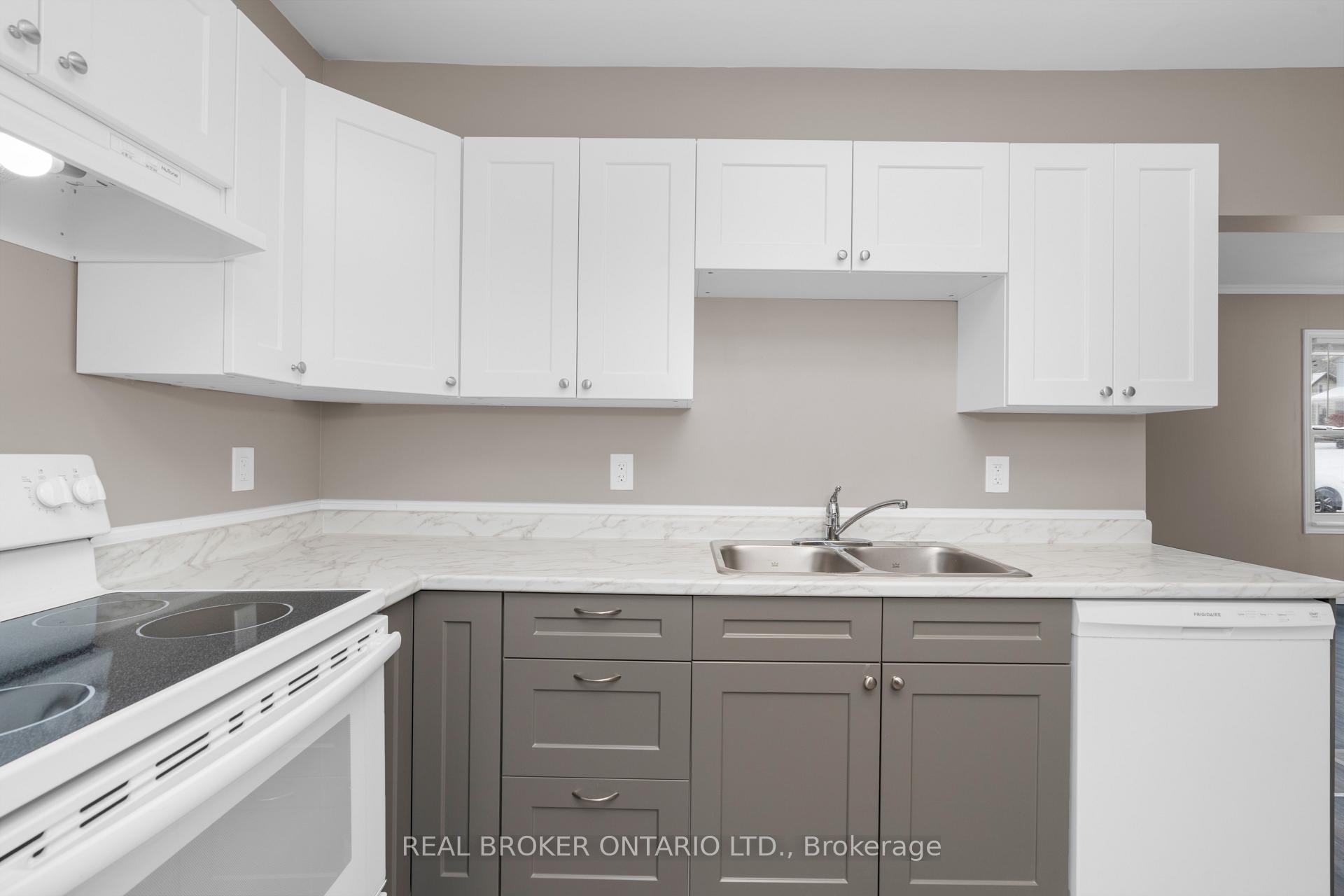 Photo 12 of 351 Arthur Street, Orillia — HOMEH