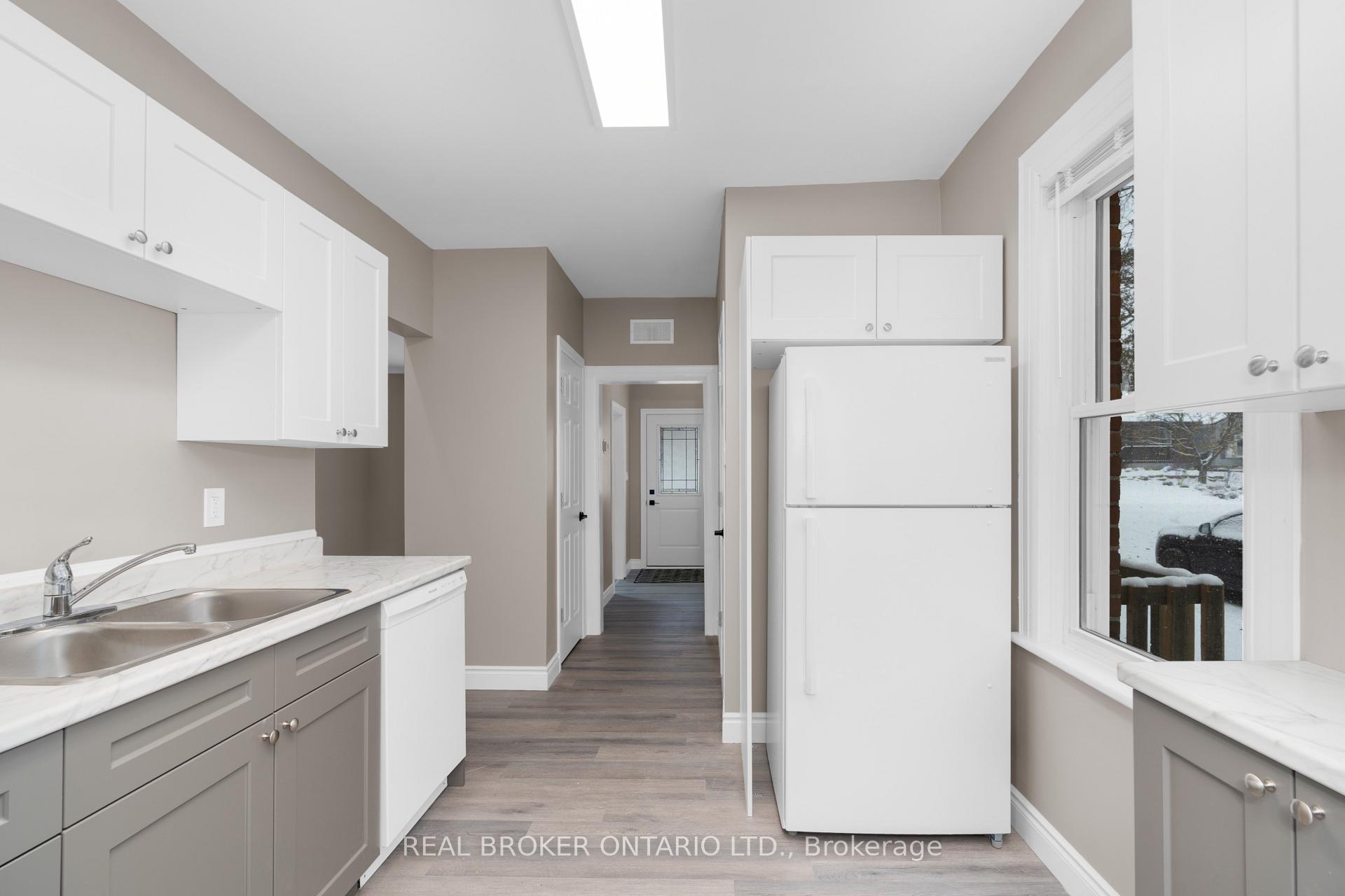 Photo 13 of 351 Arthur Street, Orillia — HOMEH