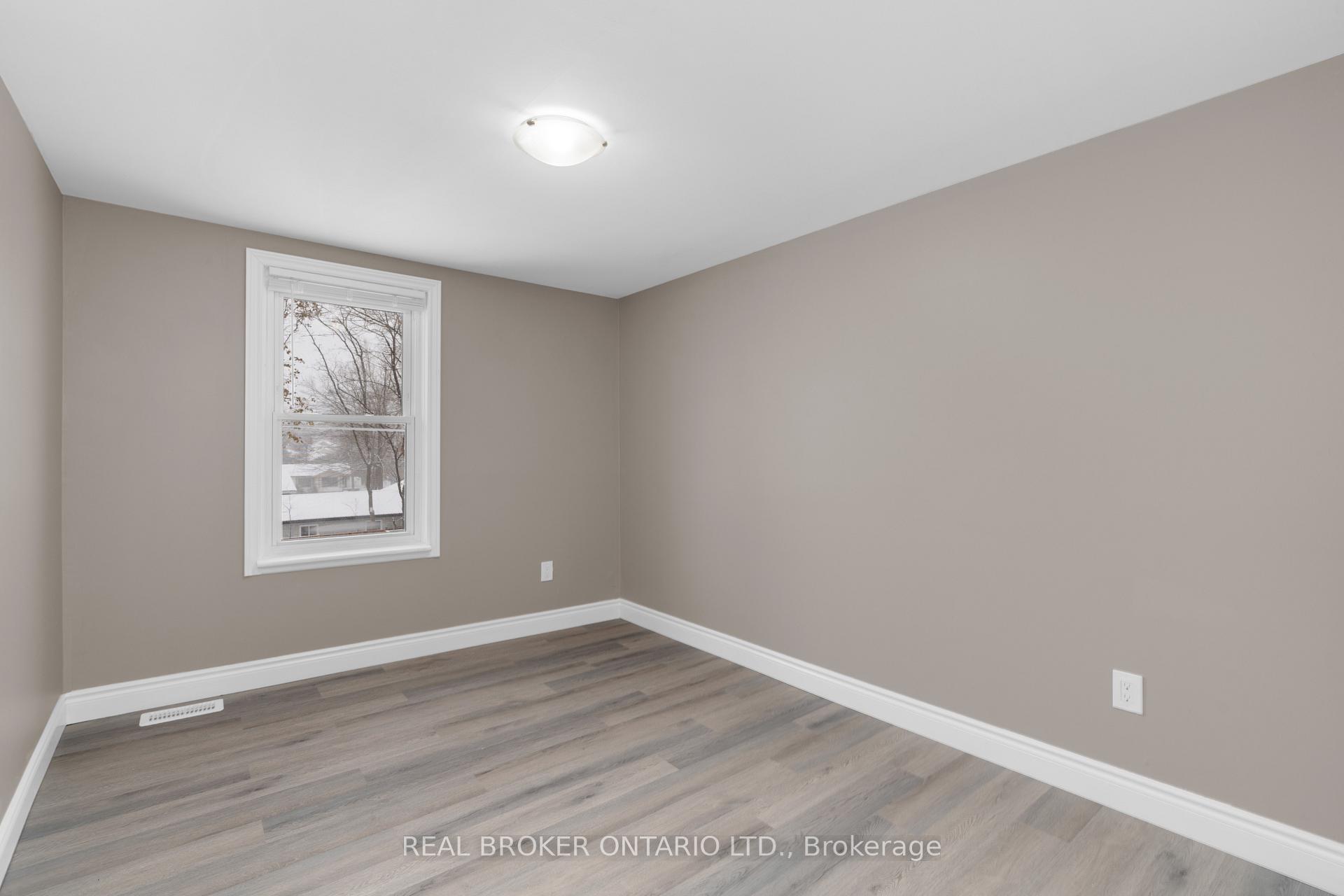 Photo 17 of 351 Arthur Street, Orillia — HOMEH