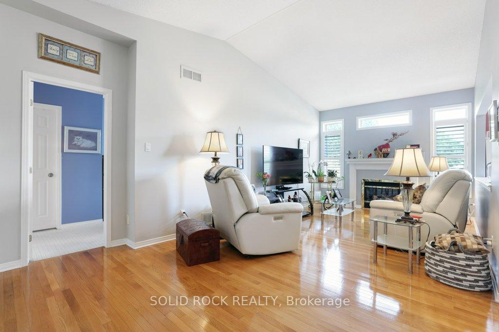 Photo 10 of 561 Chapel Park Private, Ottawa, Chateauneuf — HOMEH