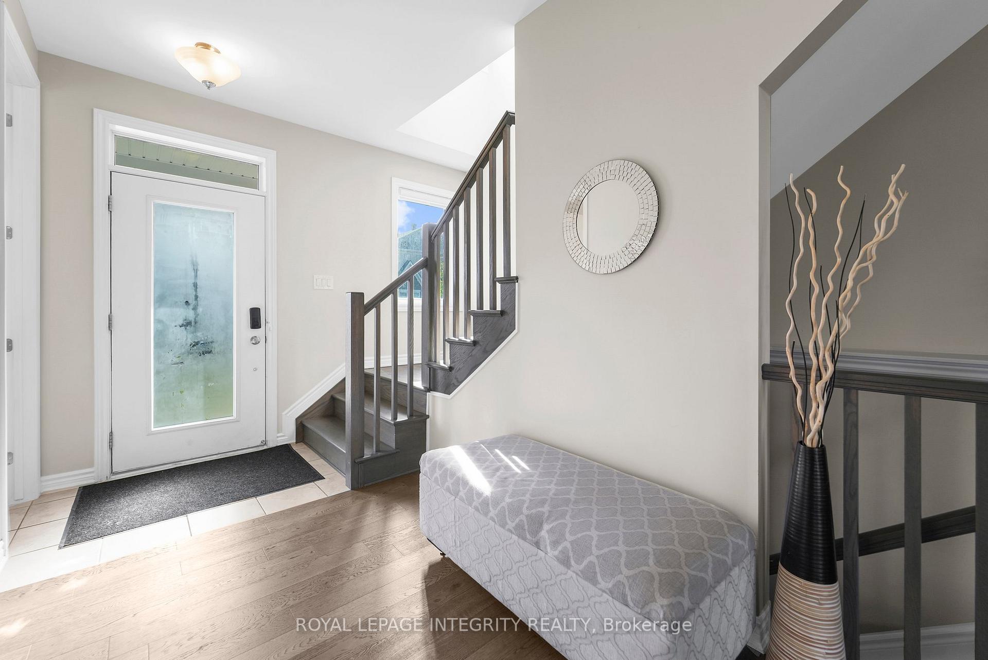 Photo 2 of 724 Vennecy Terrace, Ottawa, Chapel Hill South - Orleans Village — HOMEH