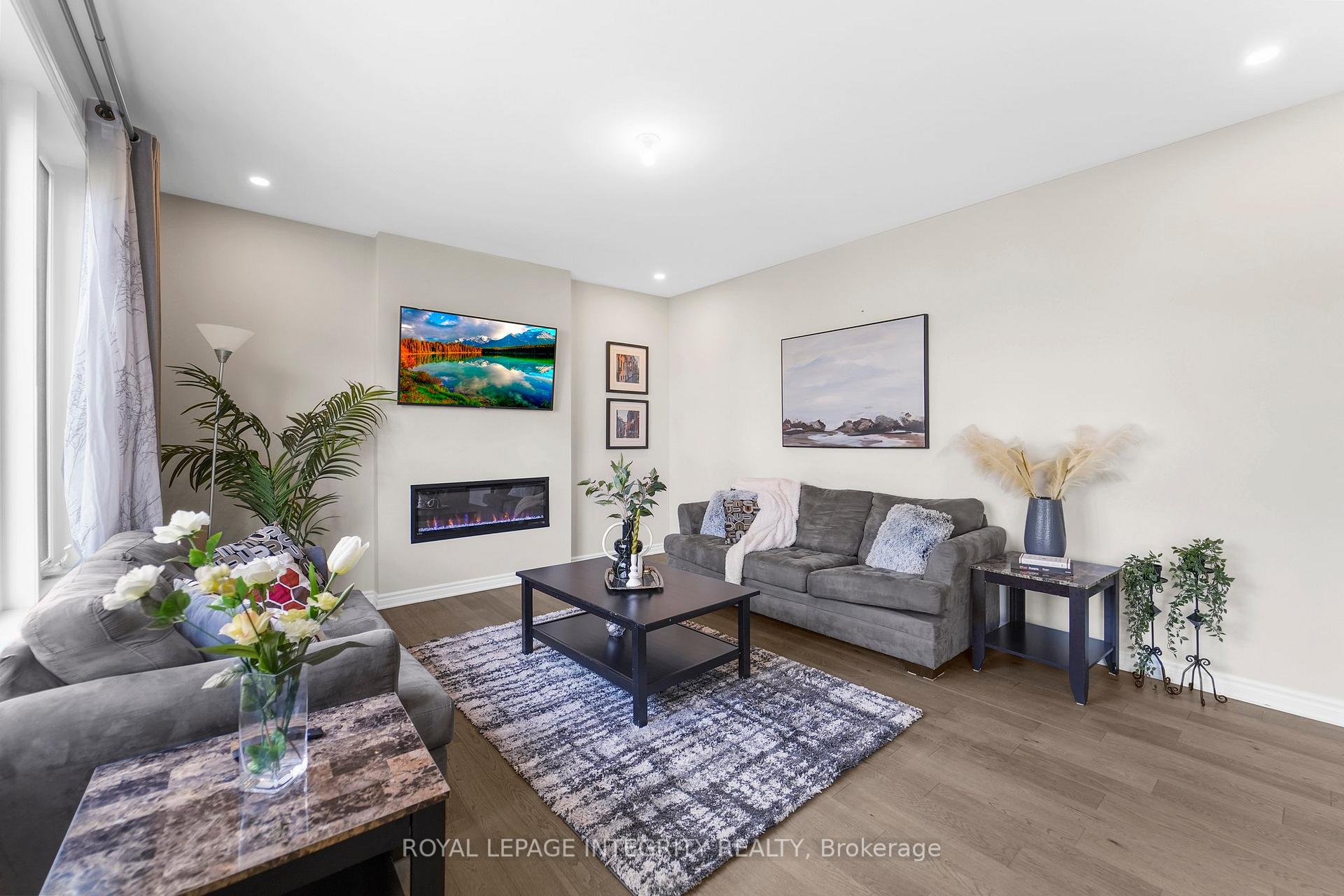 Photo 4 of 724 Vennecy Terrace, Ottawa, Chapel Hill South - Orleans Village — HOMEH