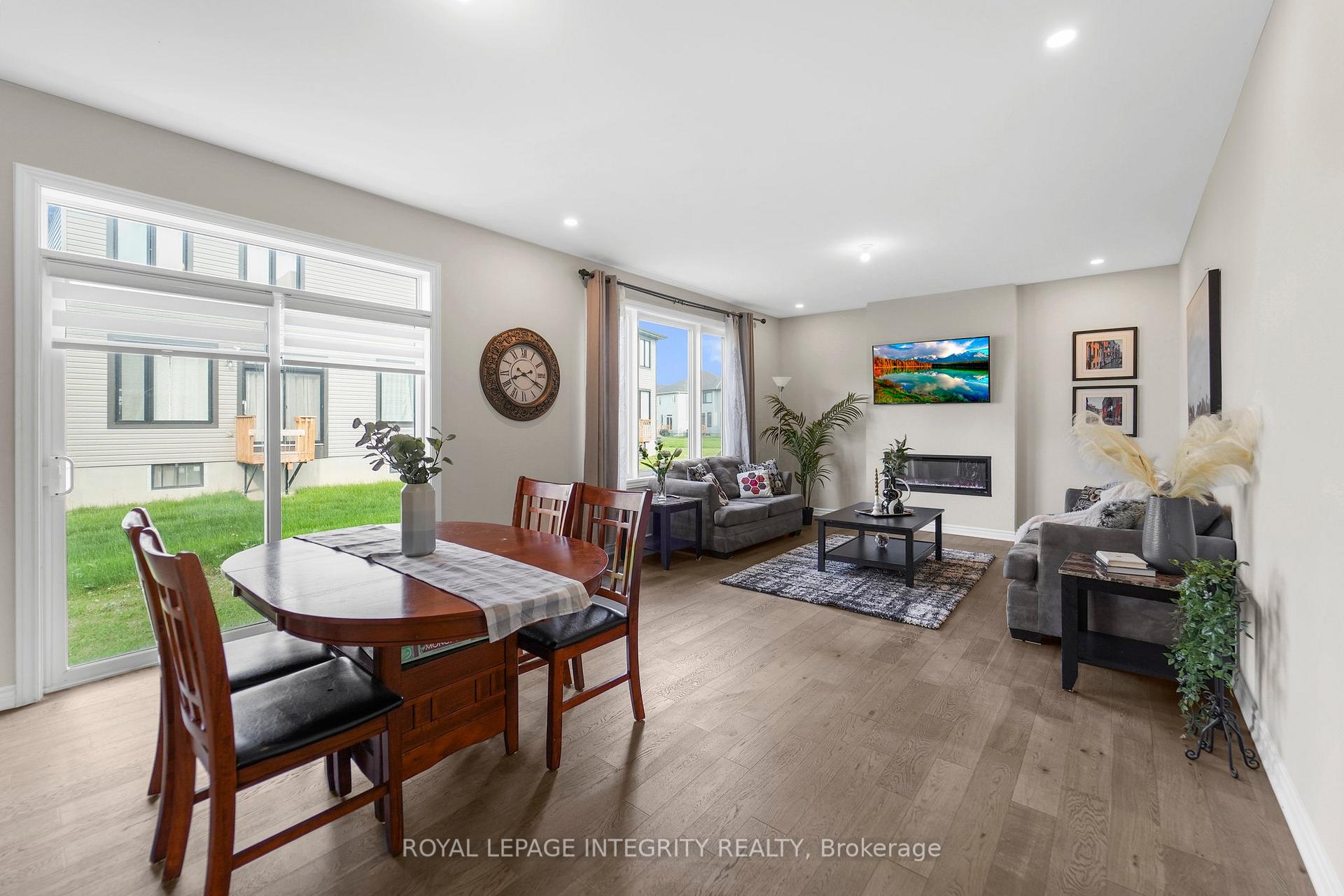 Photo 7 of 724 Vennecy Terrace, Ottawa, Chapel Hill South - Orleans Village — HOMEH