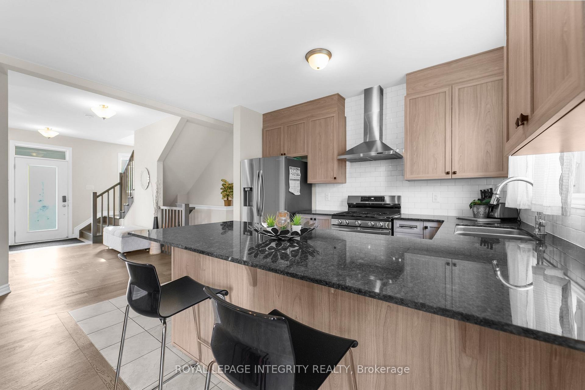 Photo 10 of 724 Vennecy Terrace, Ottawa, Chapel Hill South - Orleans Village — HOMEH