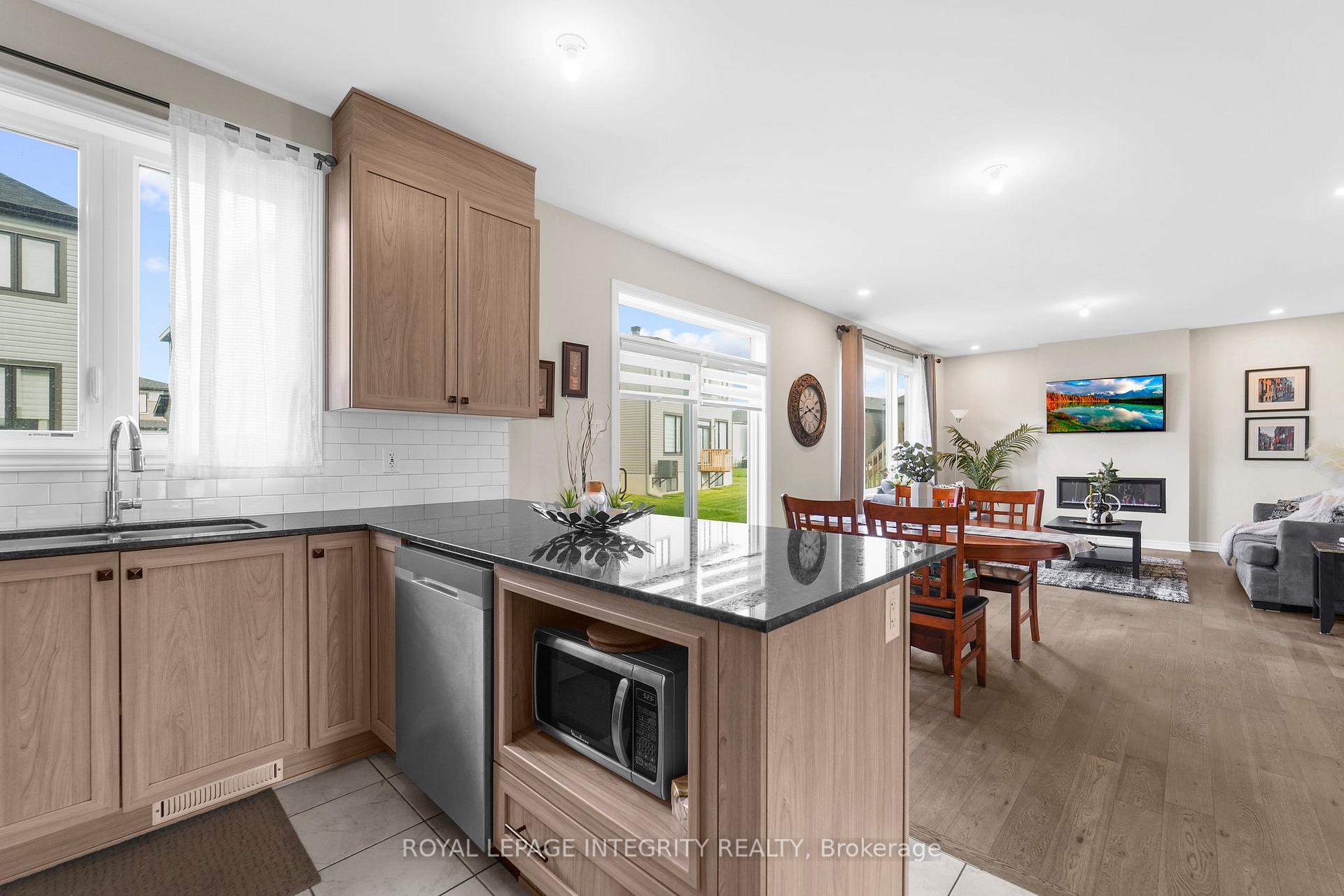 Photo 11 of 724 Vennecy Terrace, Ottawa, Chapel Hill South - Orleans Village — HOMEH