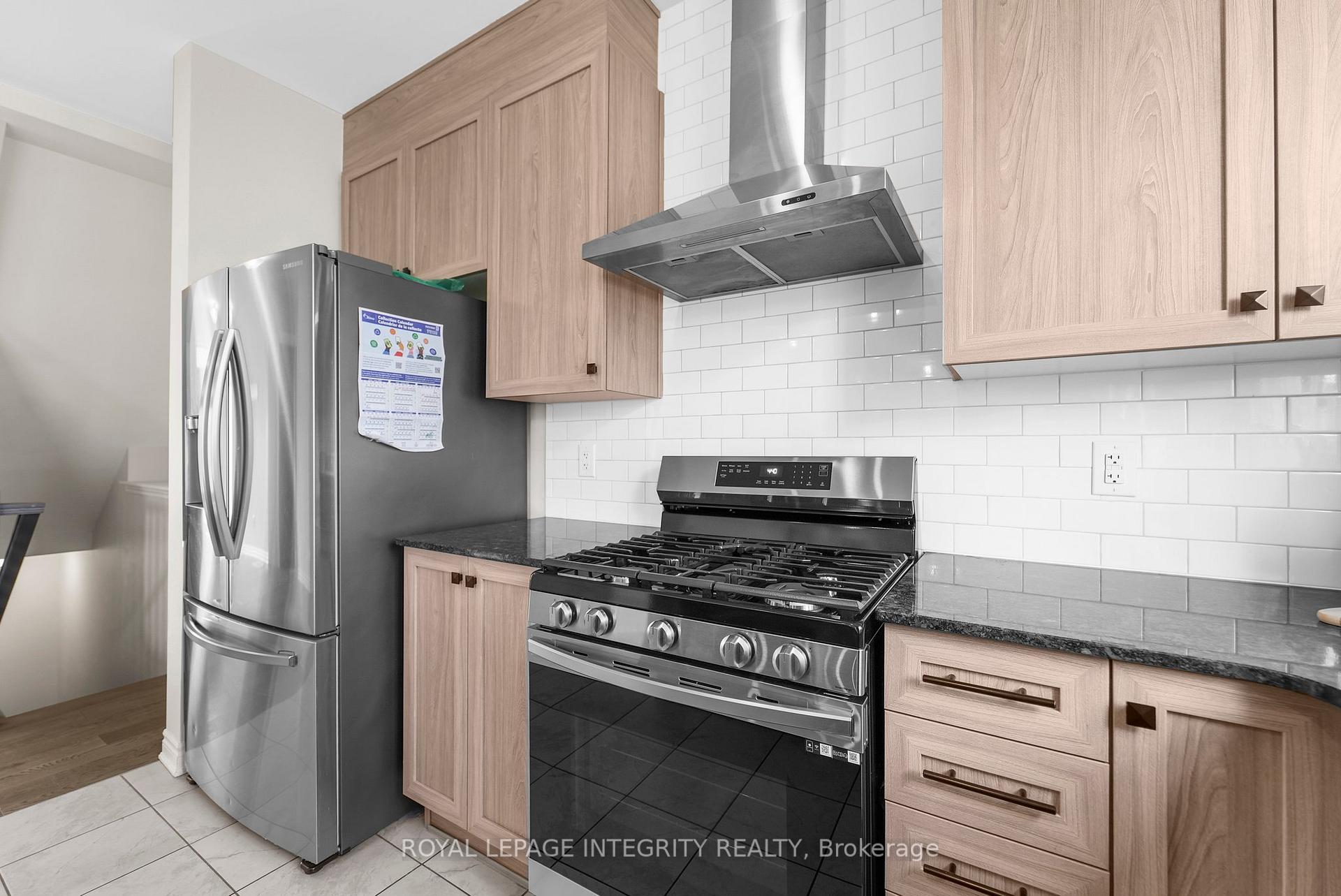 Photo 13 of 724 Vennecy Terrace, Ottawa, Chapel Hill South - Orleans Village — HOMEH